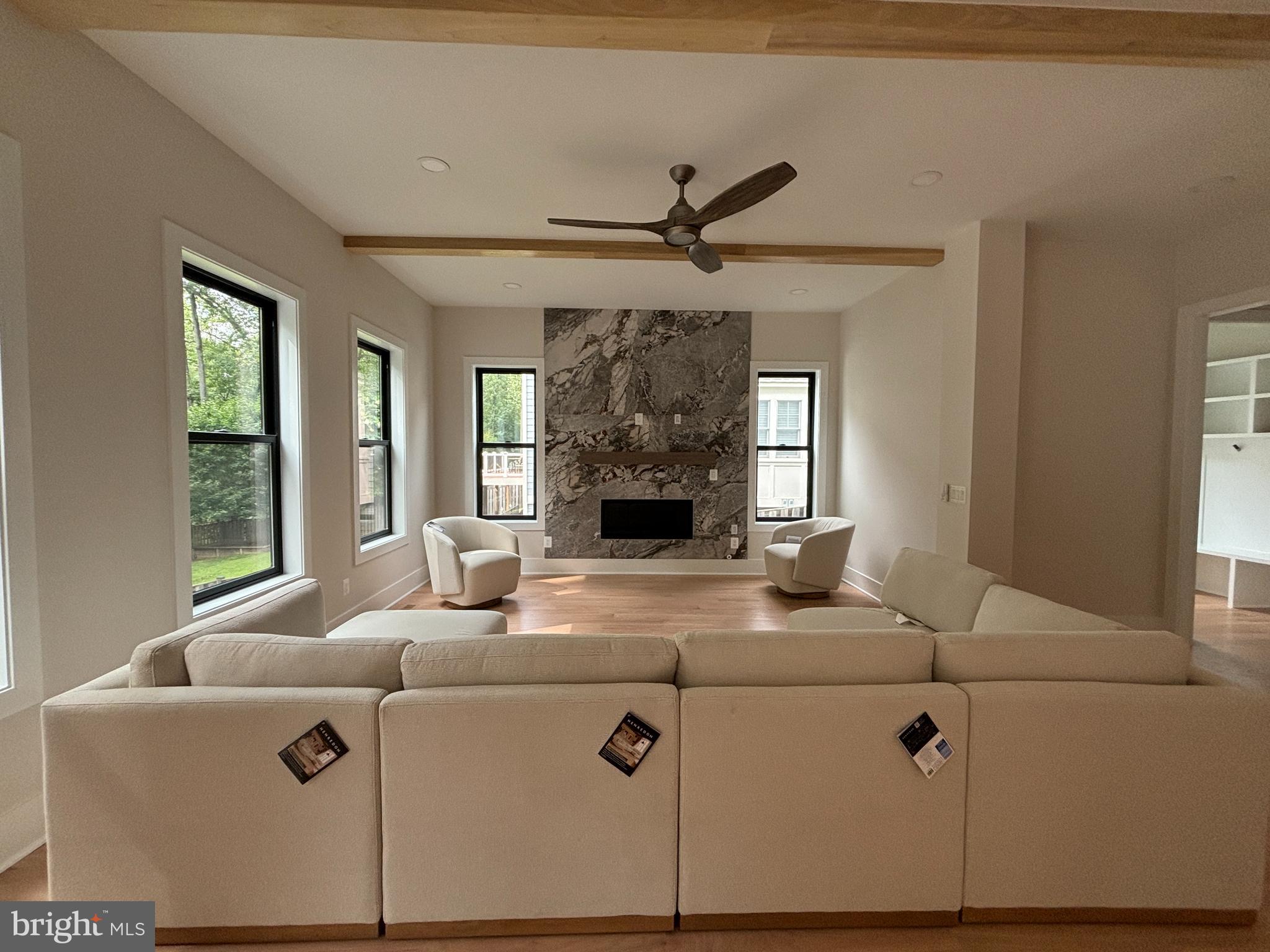 PIMMIT HILLS - Residential