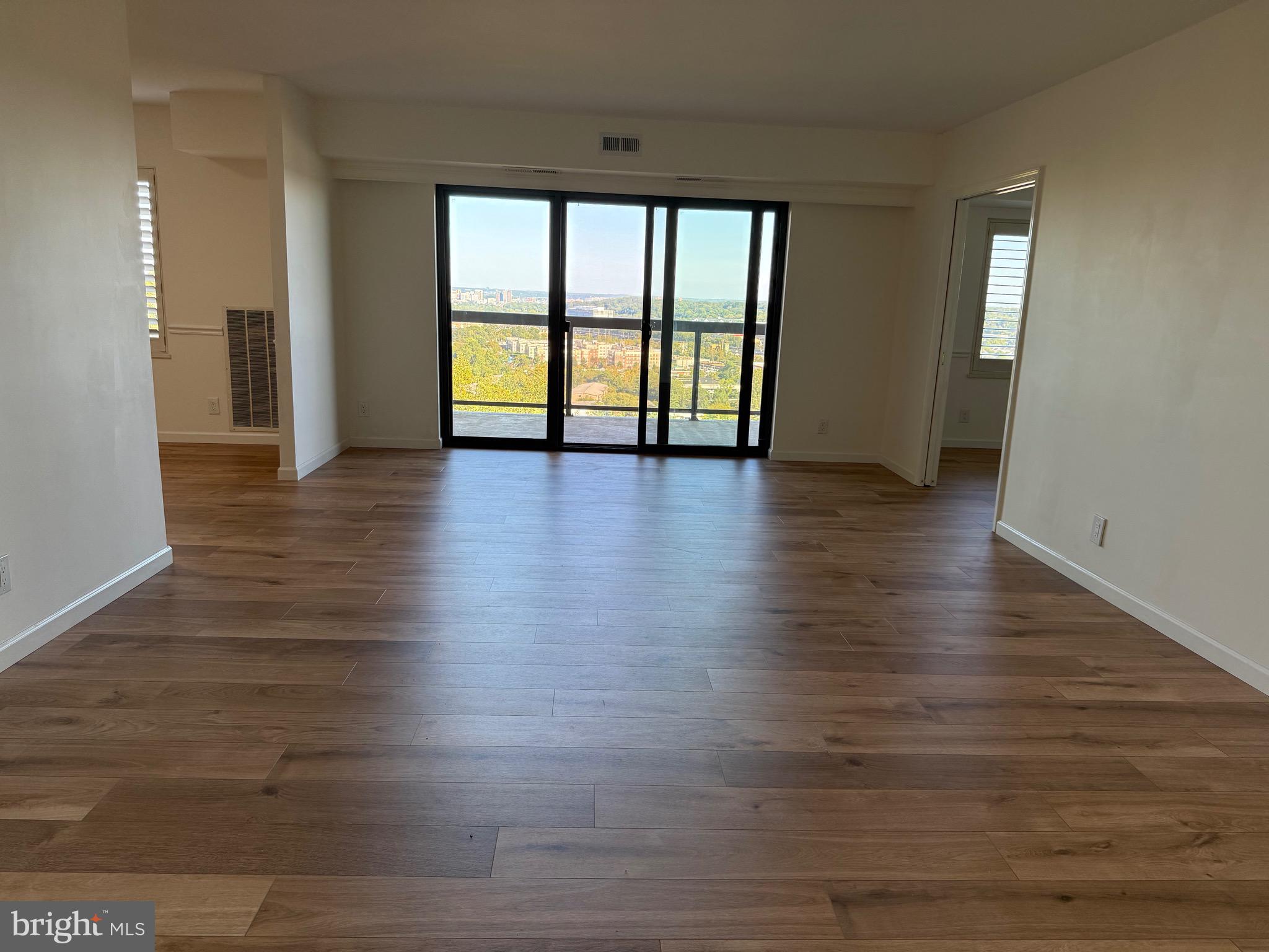 WATERGATE AT LANDMARK - Residential