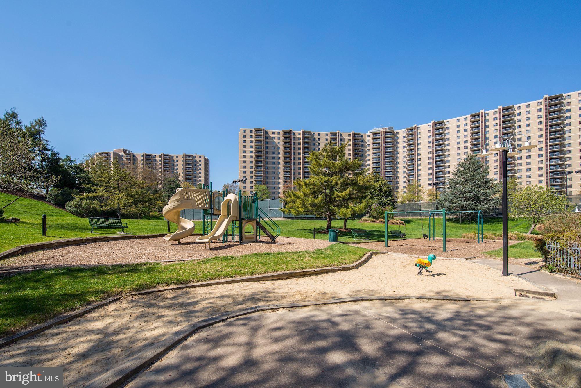 WATERGATE AT LANDMARK - Residential