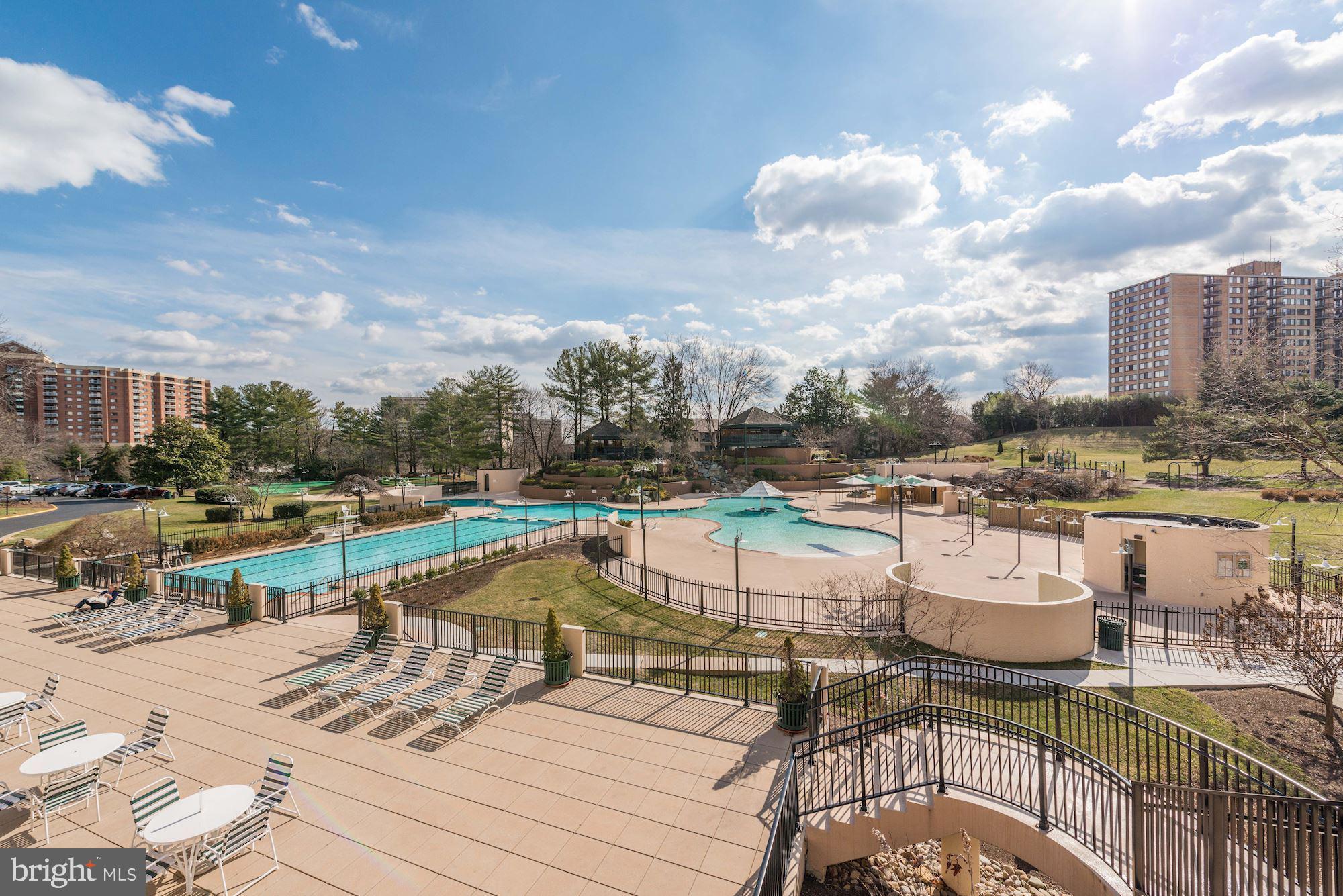 WATERGATE AT LANDMARK - Residential