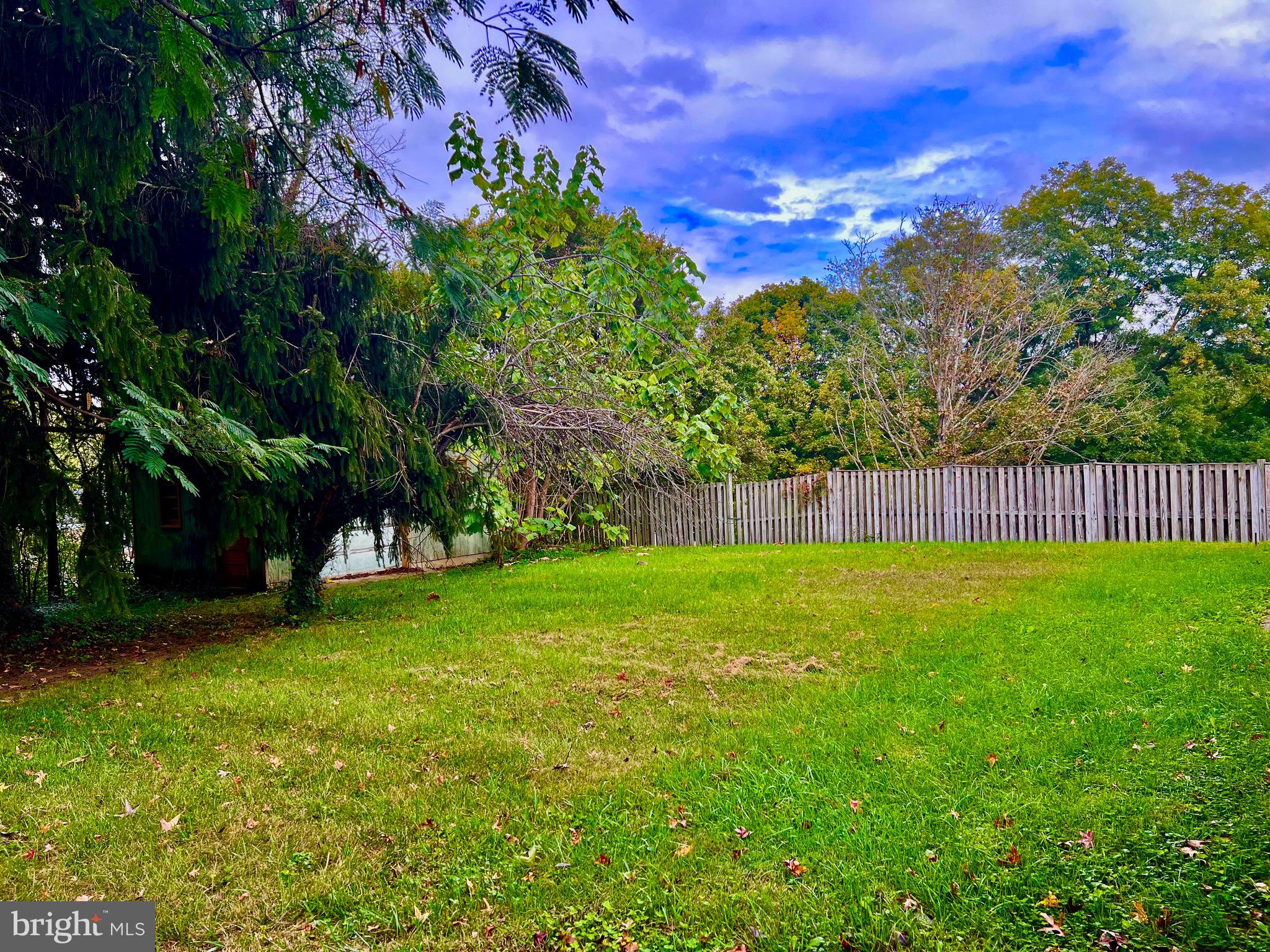 CRESTVIEW MANOR - Residential Lease