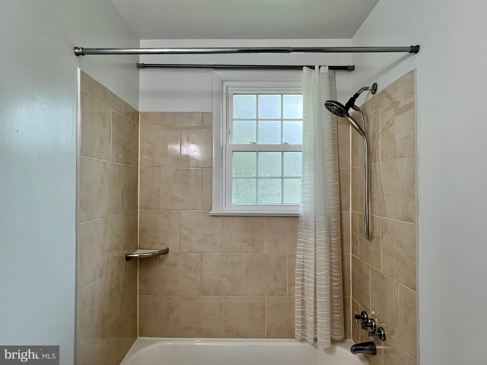 CRESTVIEW MANOR - Residential Lease