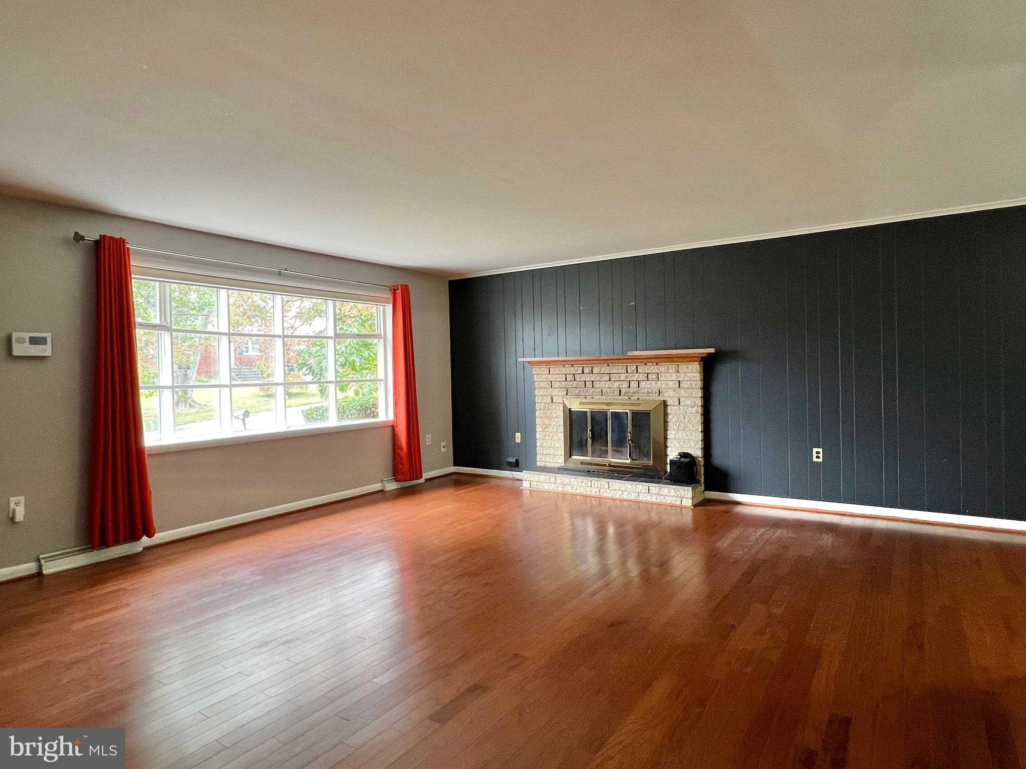 CRESTVIEW MANOR - Residential Lease