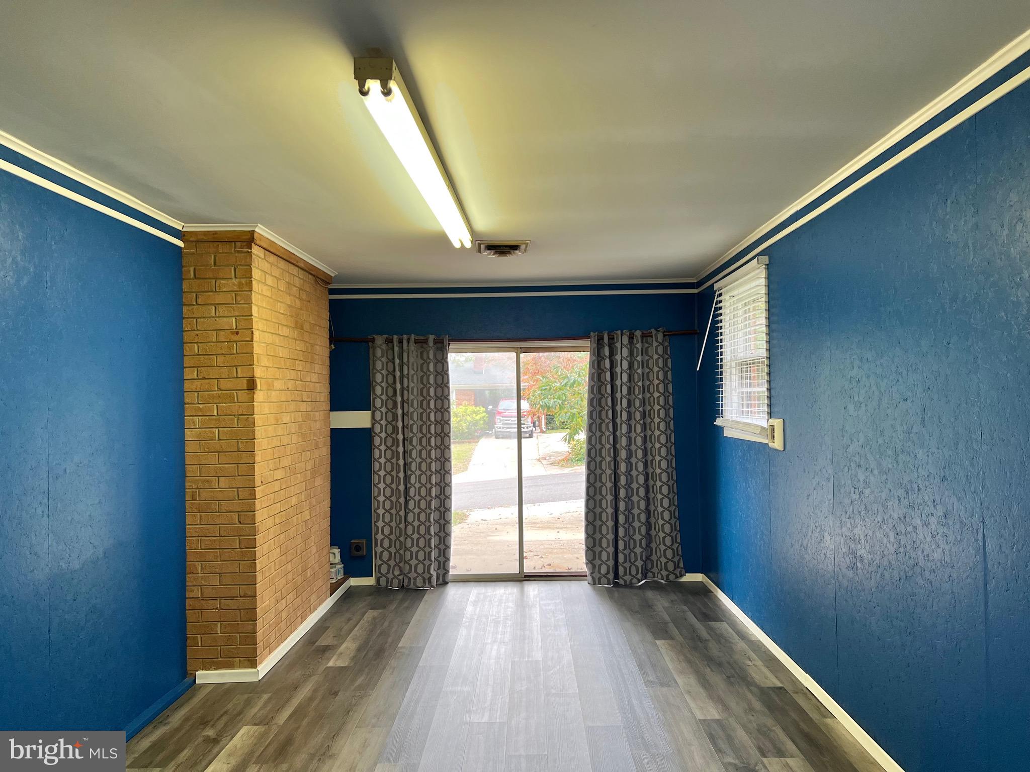 CRESTVIEW MANOR - Residential Lease