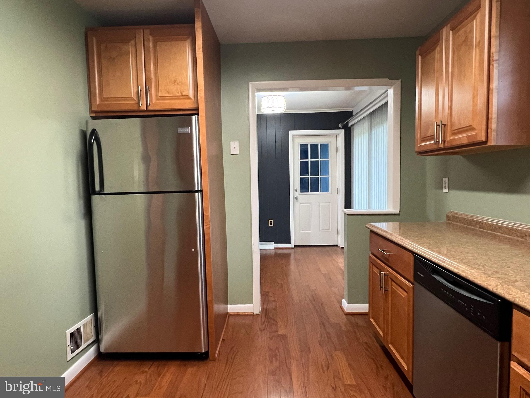 CRESTVIEW MANOR - Residential Lease