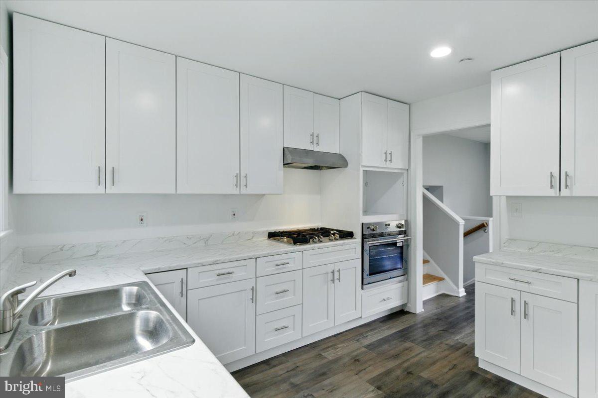 SURRATTS GARDENS - Residential Lease