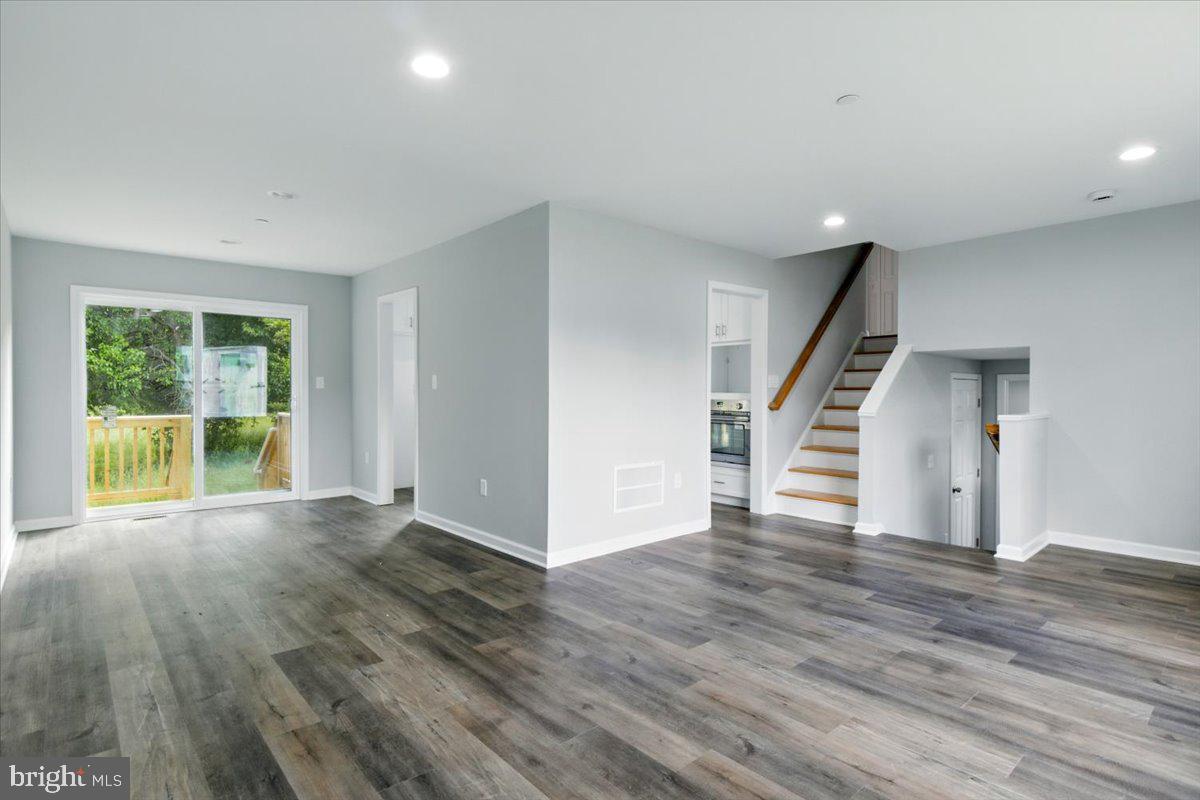 SURRATTS GARDENS - Residential Lease