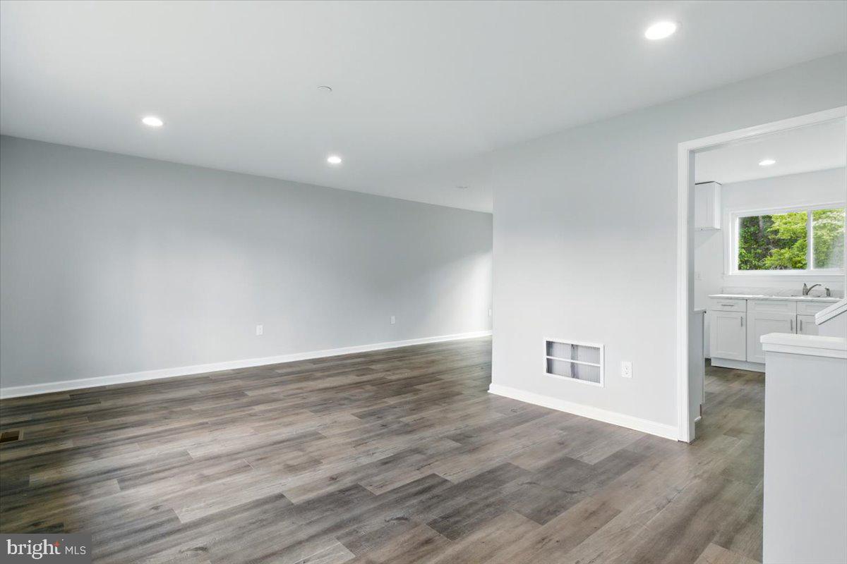 SURRATTS GARDENS - Residential Lease