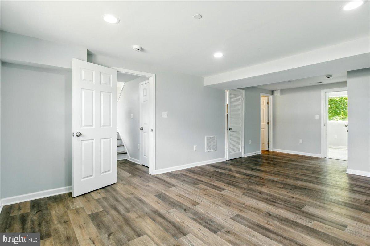 SURRATTS GARDENS - Residential Lease