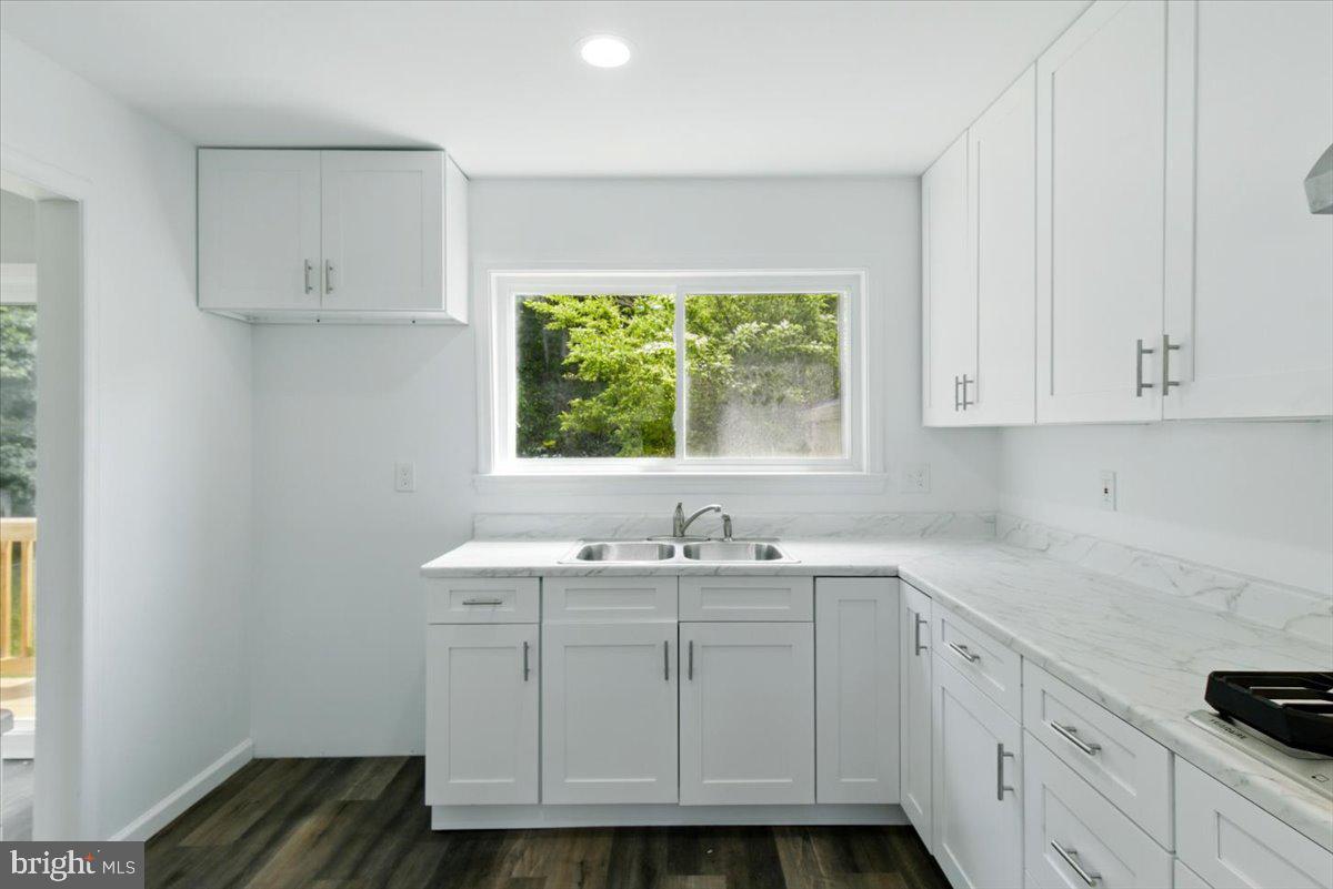 SURRATTS GARDENS - Residential Lease