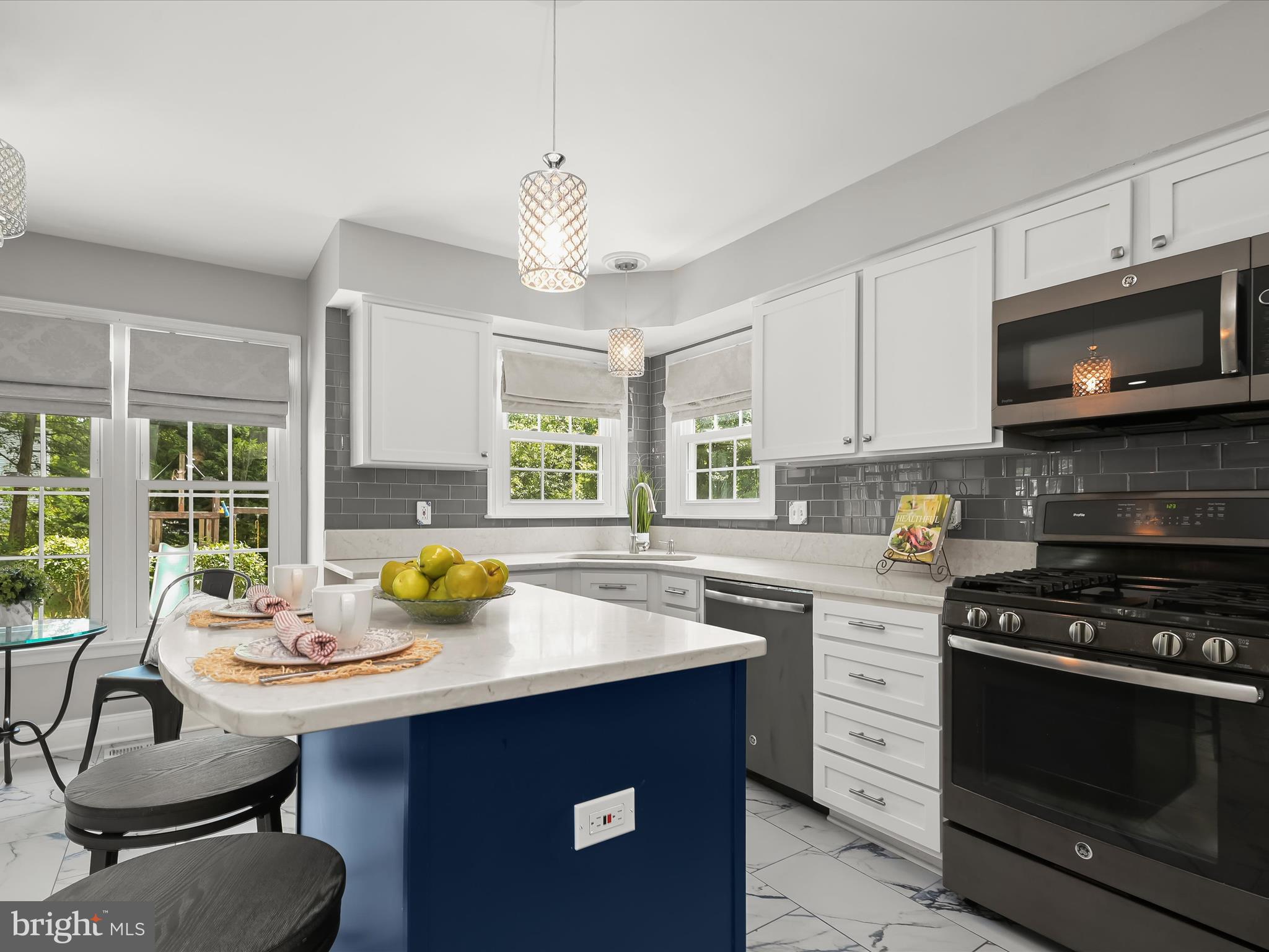 HUNT MEADOW - Residential