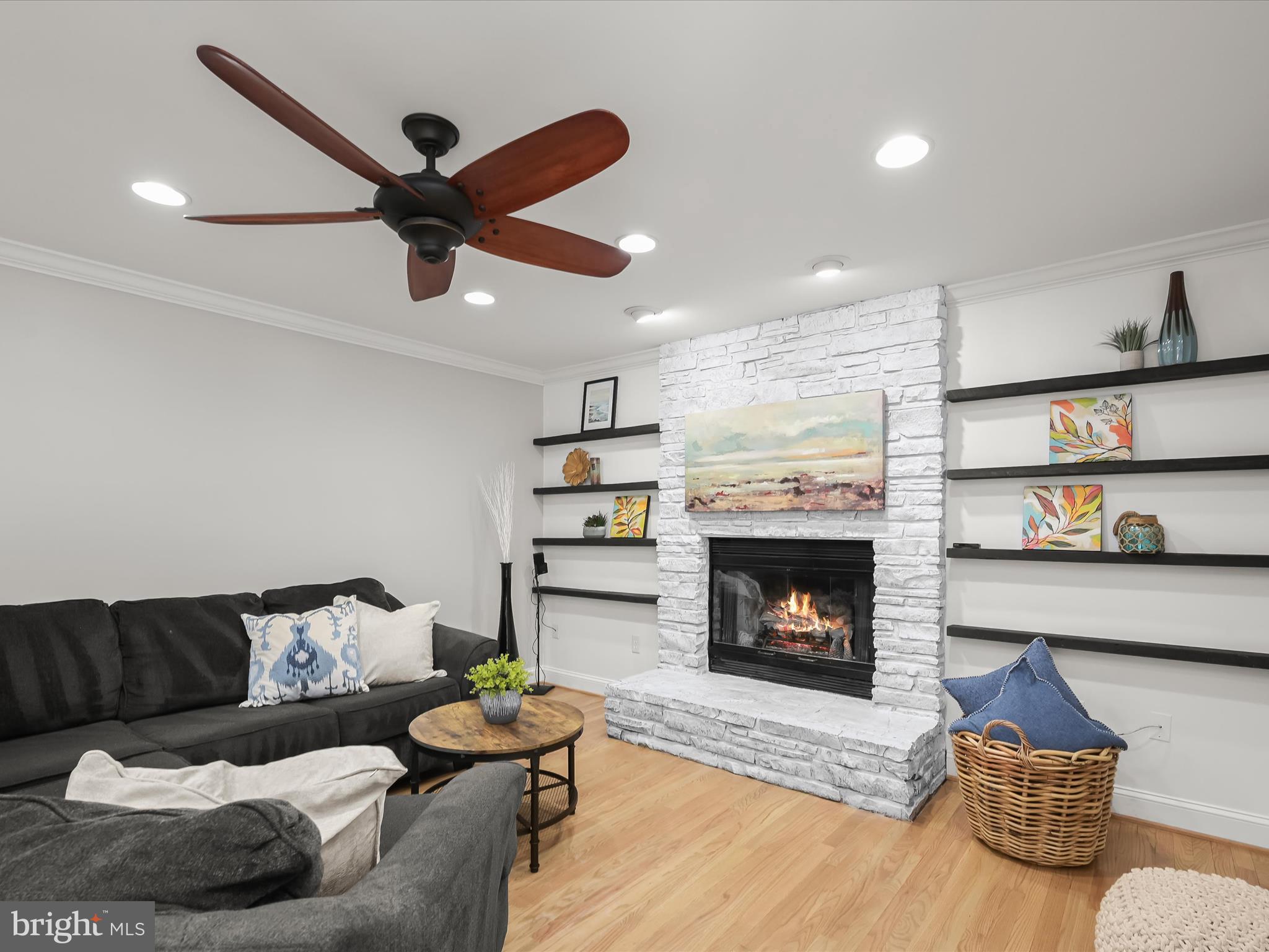 HUNT MEADOW - Residential