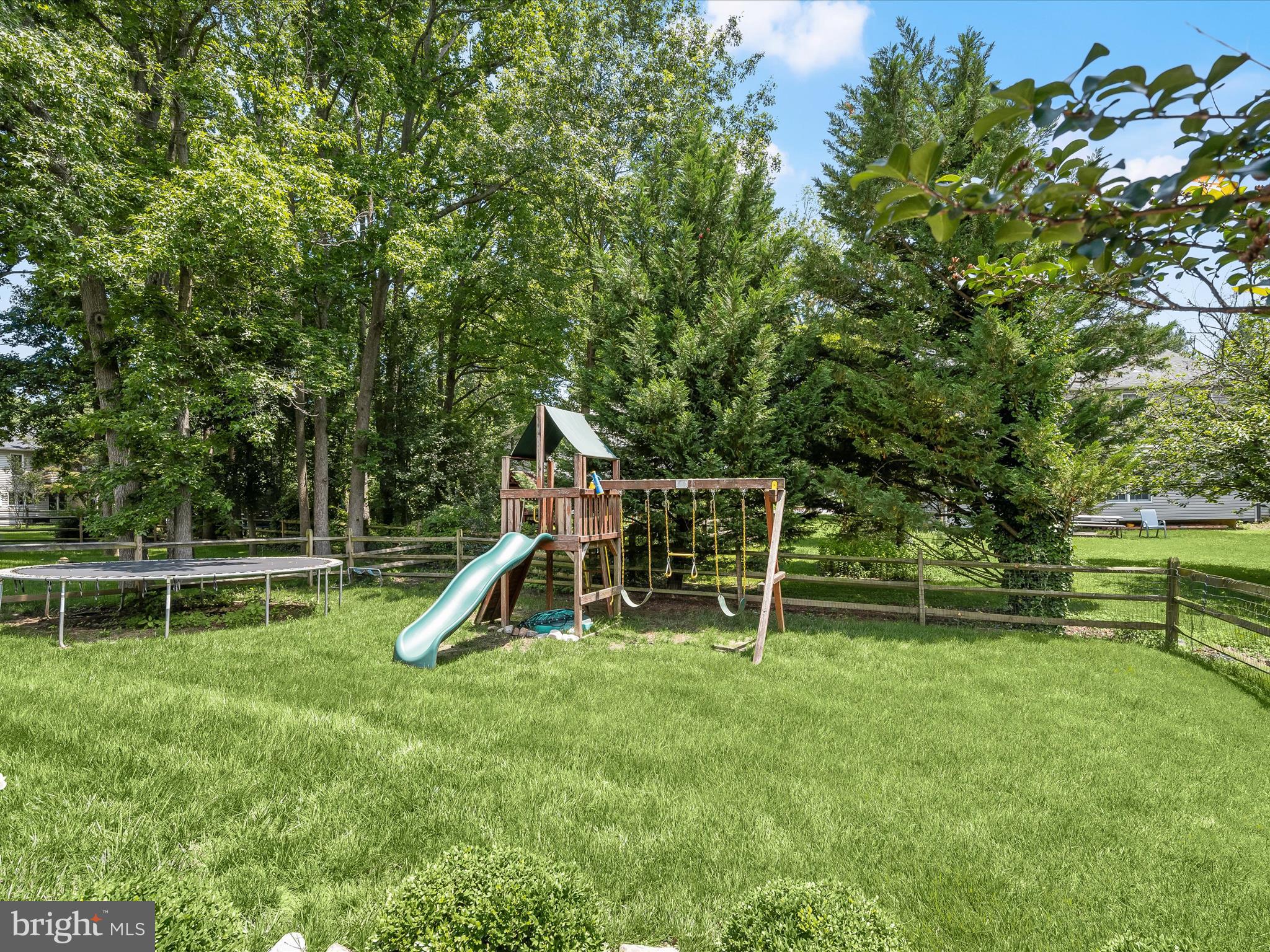 HUNT MEADOW - Residential