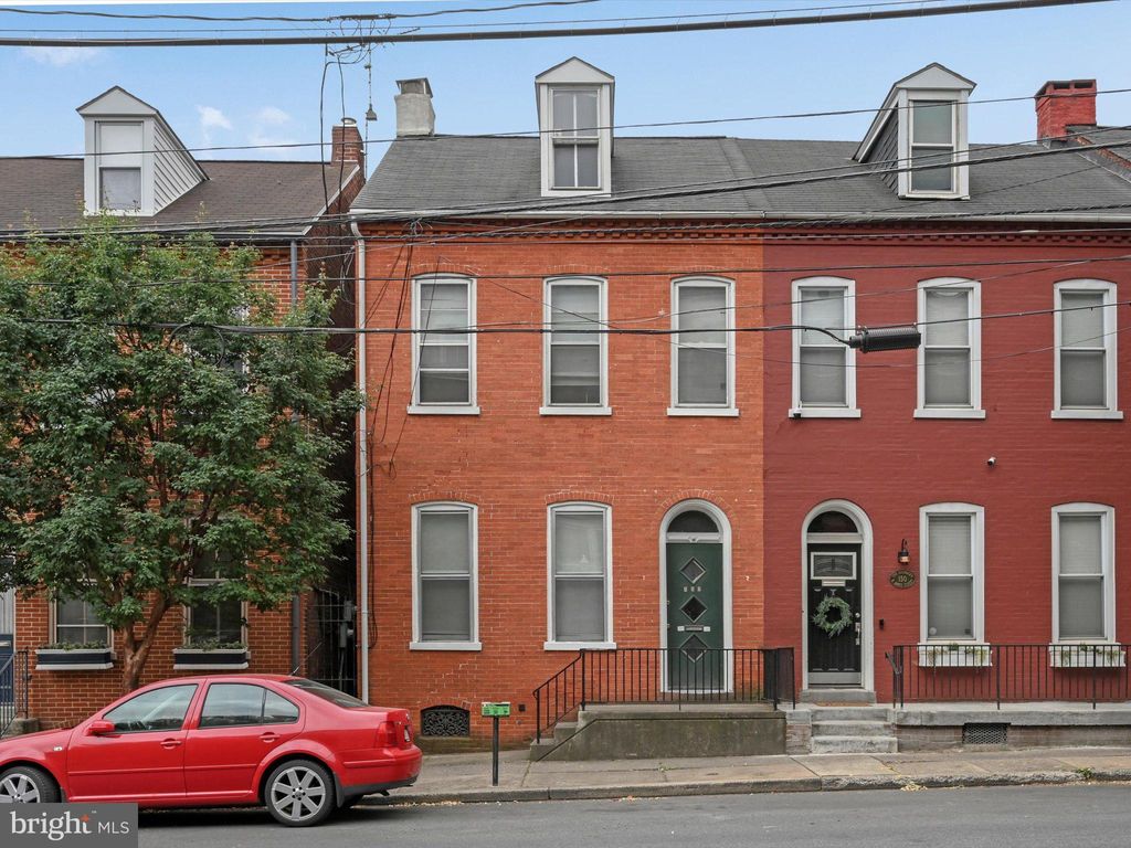 Photo of 152 E JAMES ST, LANCASTER, PA 17602 (MLS # PALA2036388)