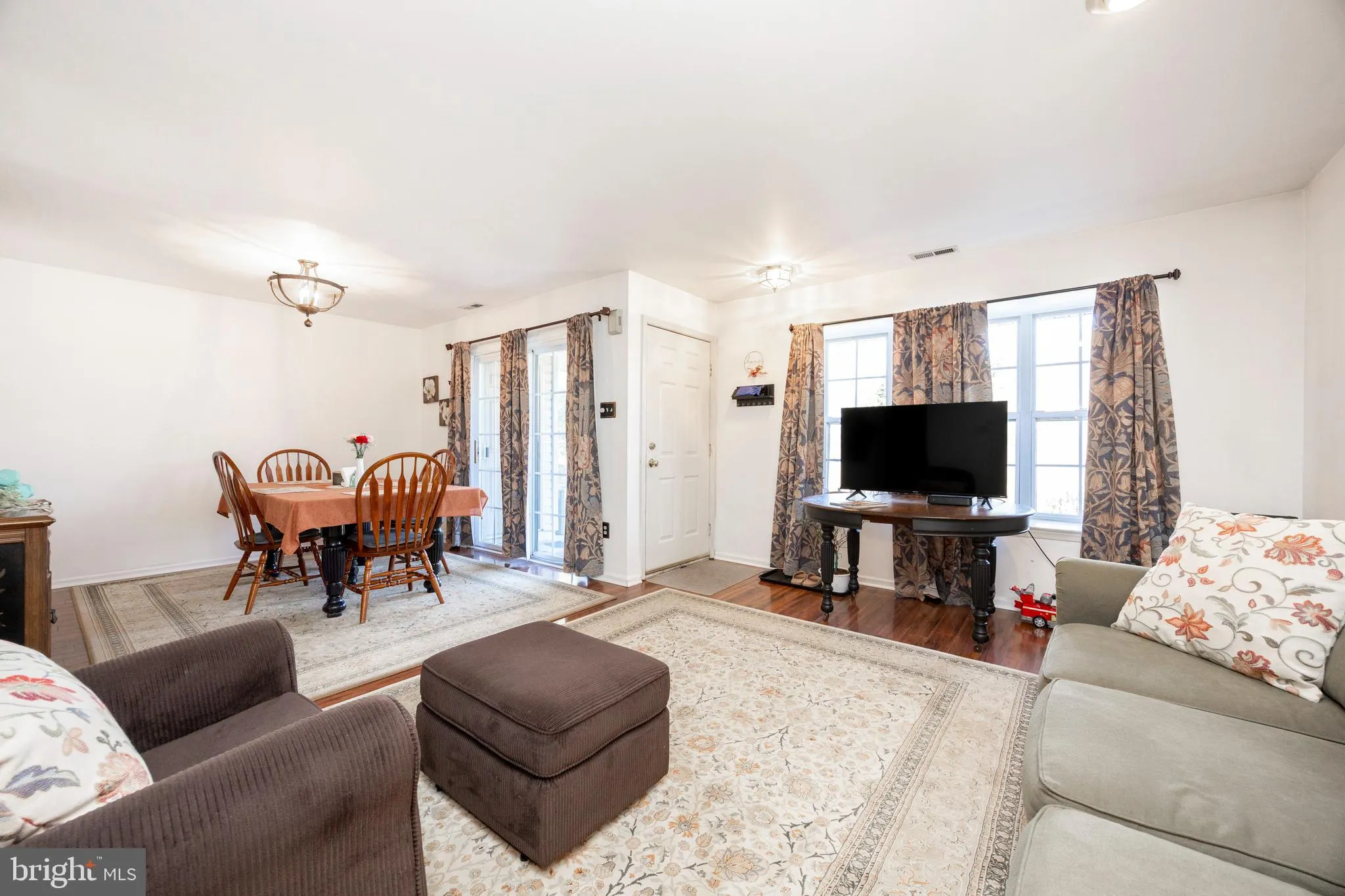 Royersford, Pennsylvania 19468, United States, 3 Bedrooms Bedrooms, ,2 BathroomsBathrooms,Residential,Active,89985