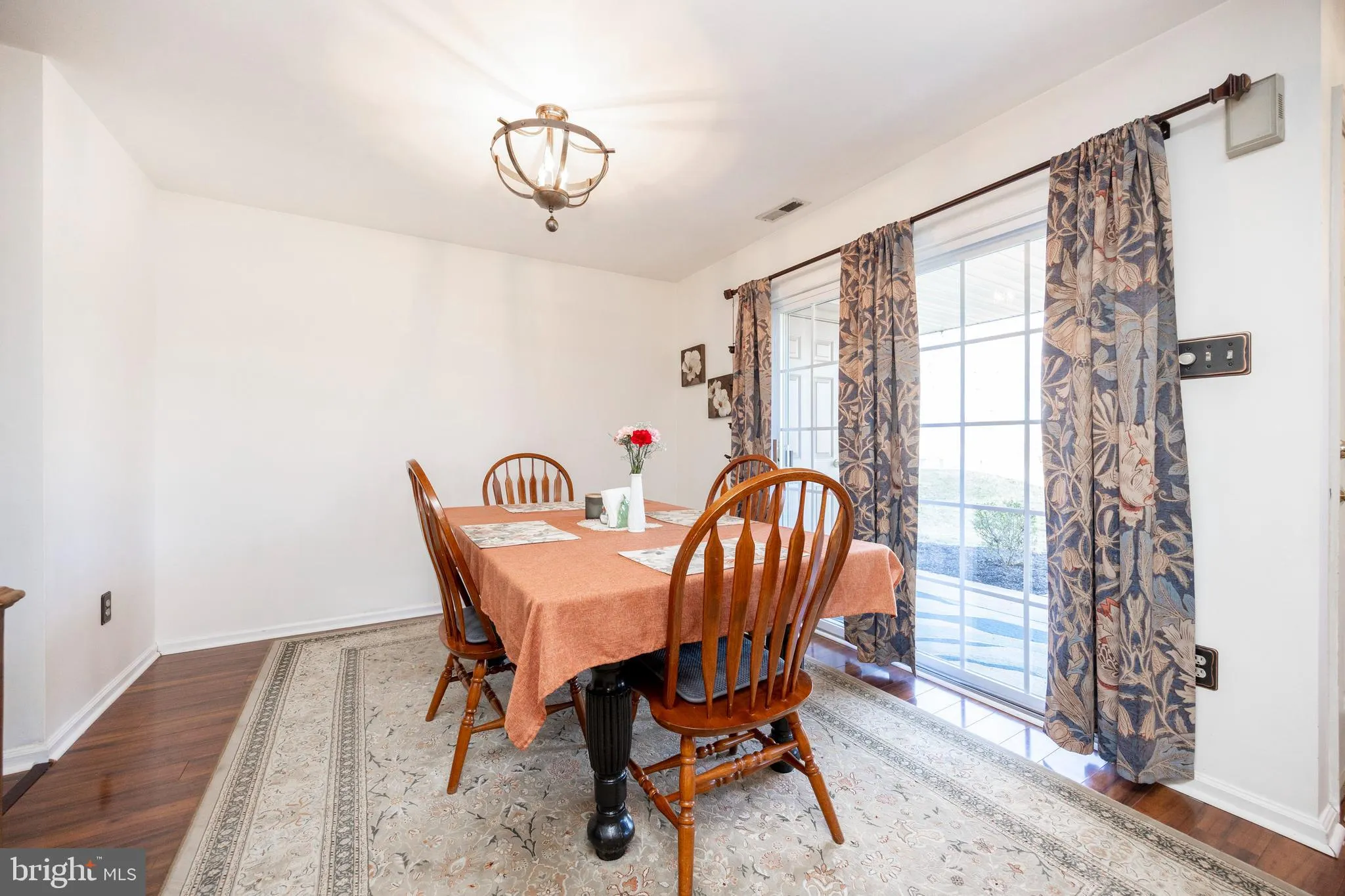 Royersford, Pennsylvania 19468, United States, 3 Bedrooms Bedrooms, ,2 BathroomsBathrooms,Residential,Active,89985