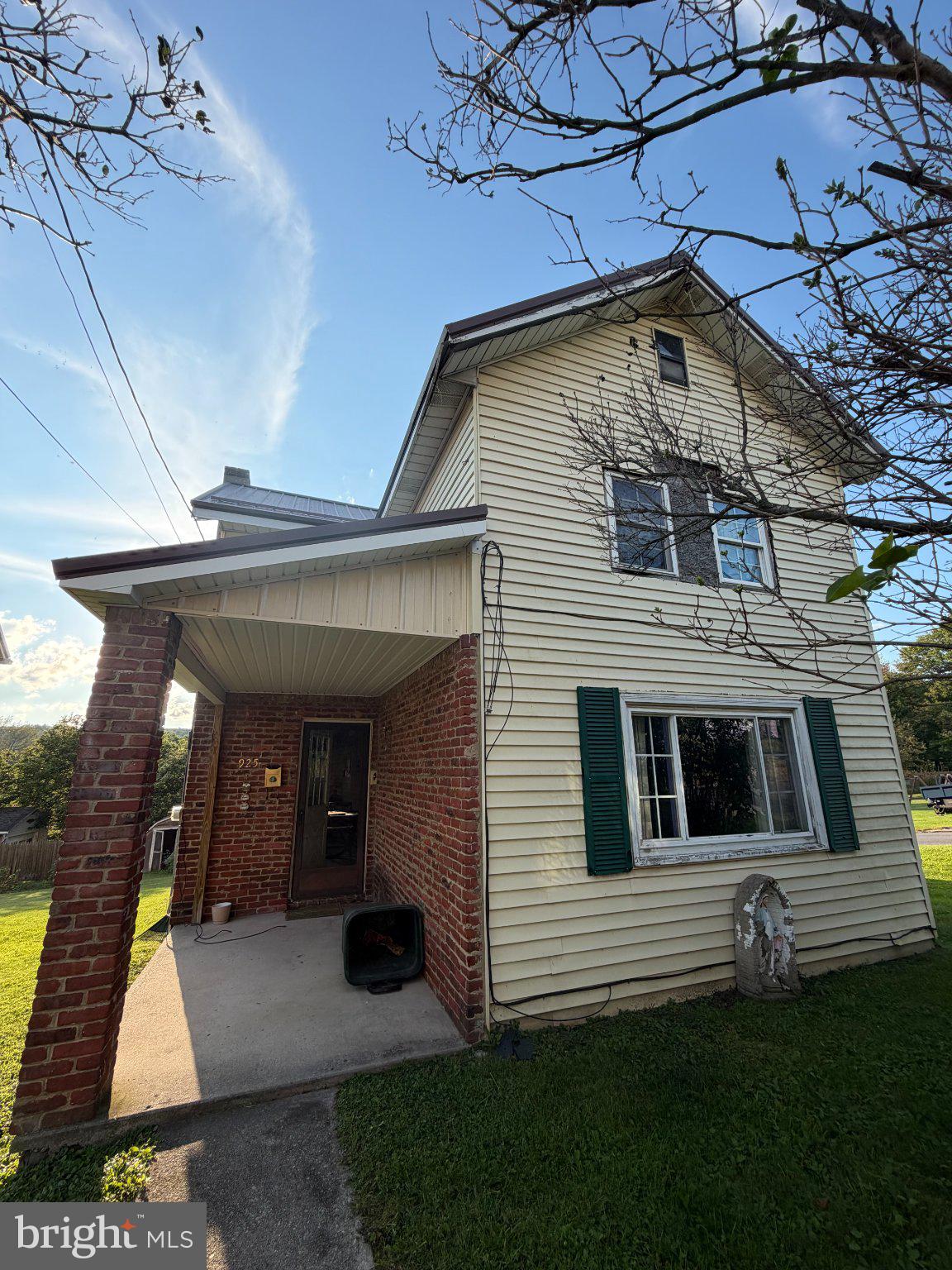 925 MAIN STREET