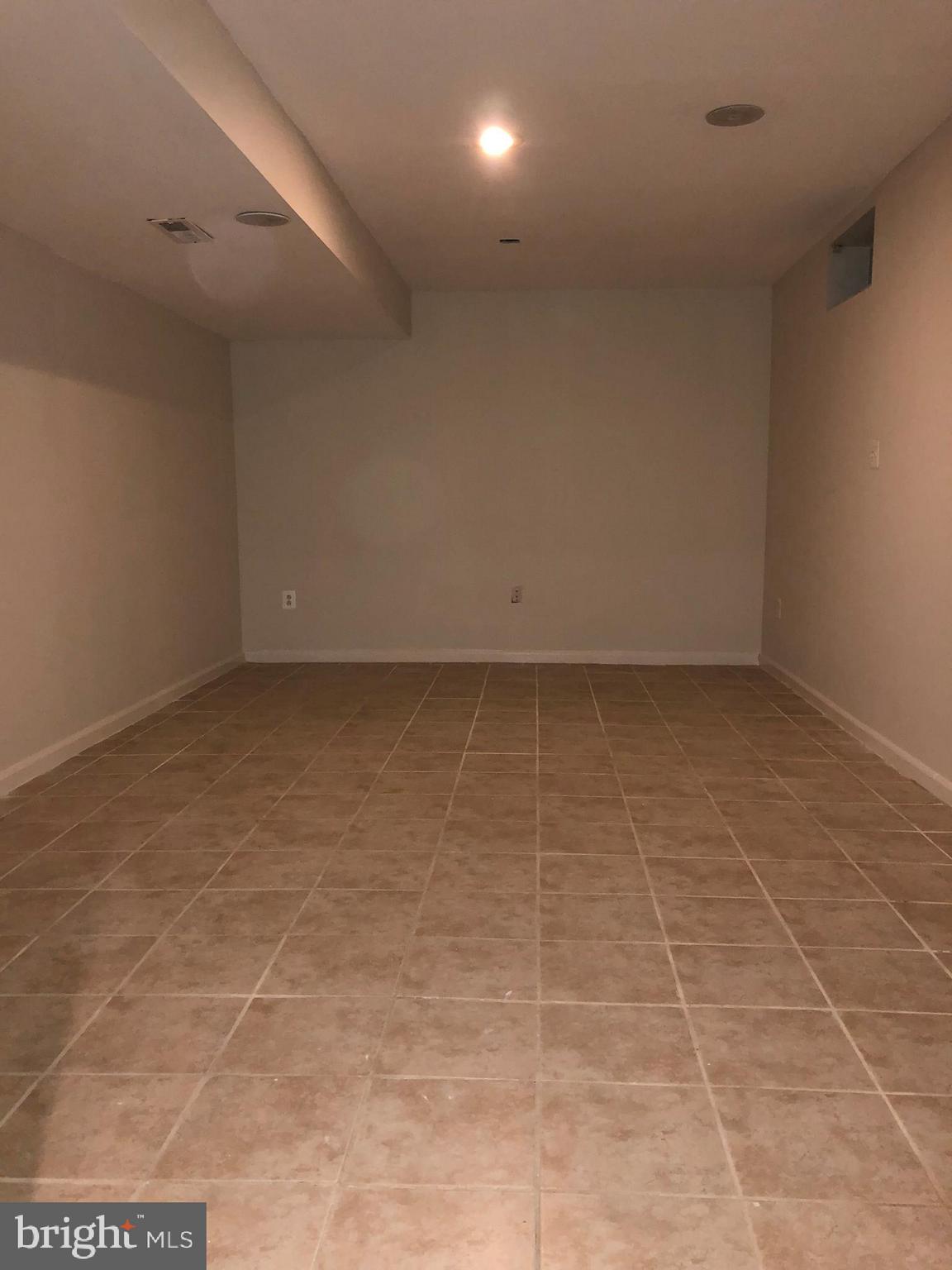 DALE CITY - Residential Lease