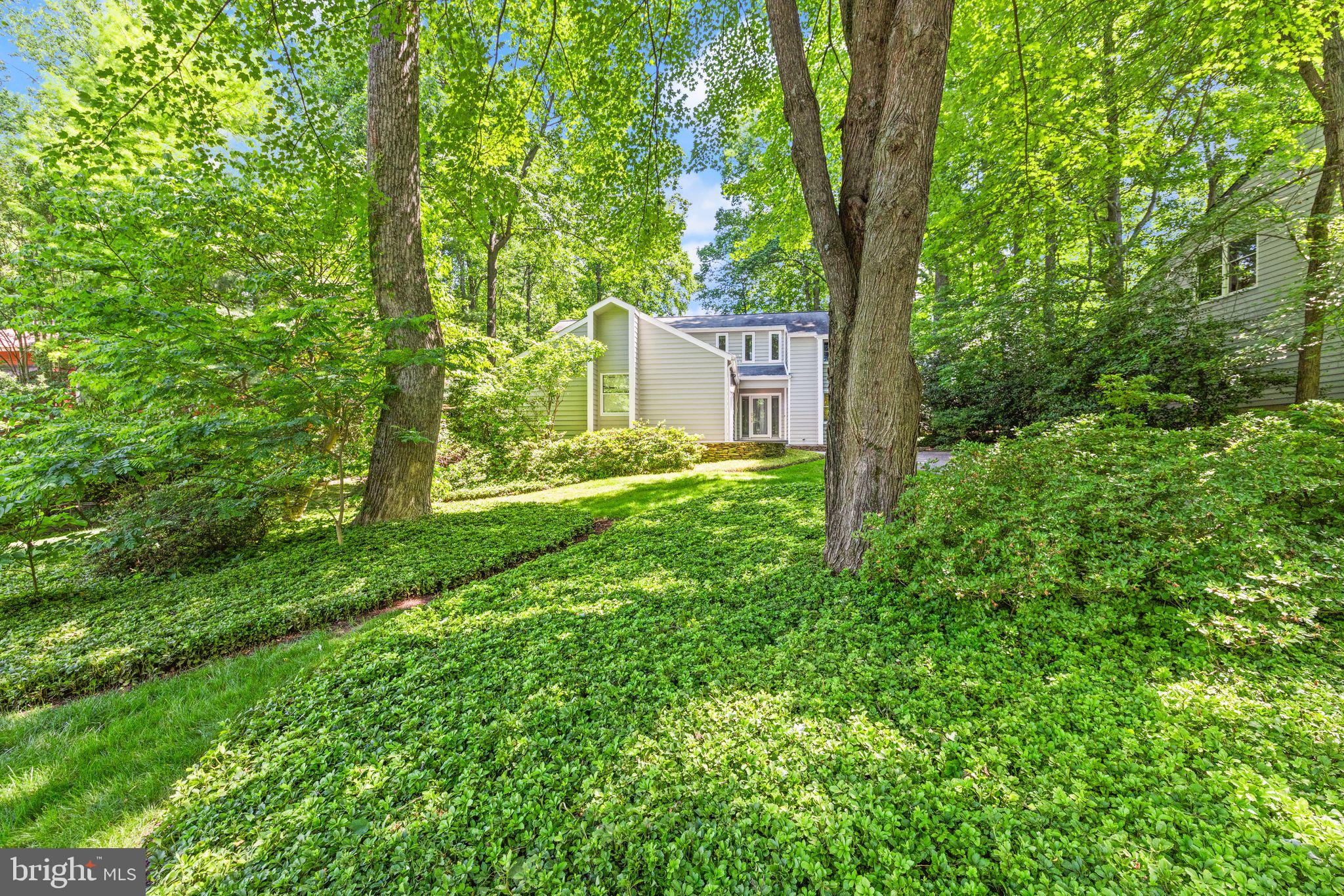 1925 UPPER LAKE DRIVE
