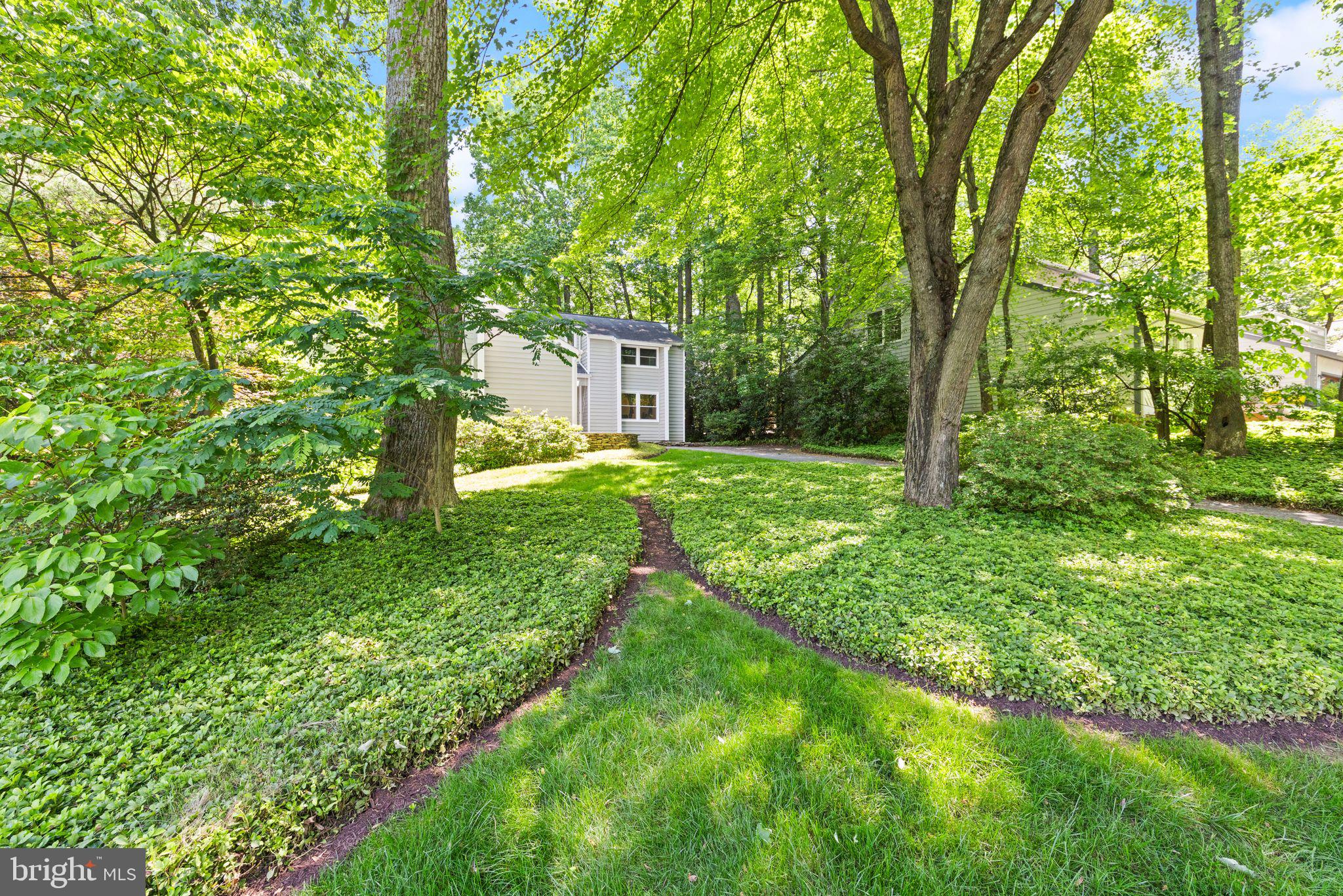 1925 UPPER LAKE DRIVE