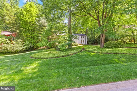 1925 Upper Lake Drive, Reston, VA MLS: VAFX2234392