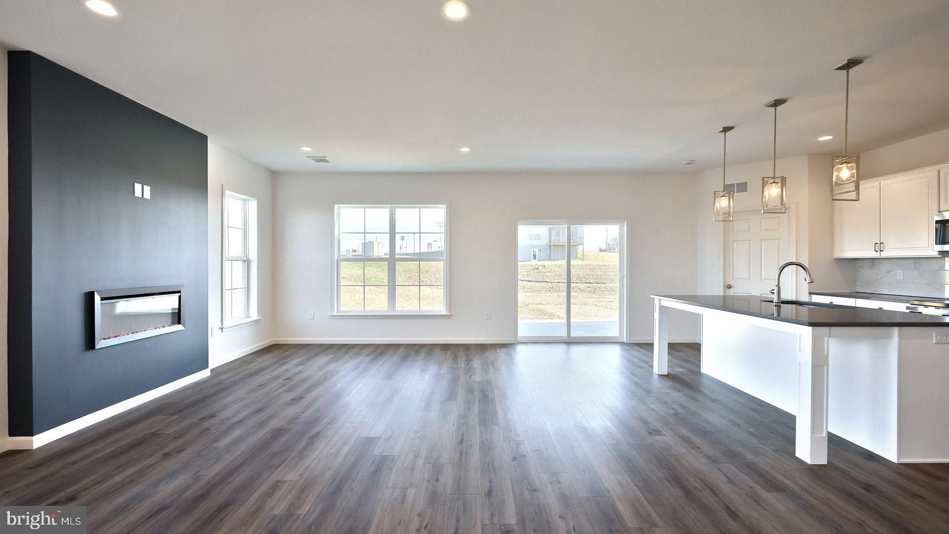 EDGEMONT PRESERVE - Residential