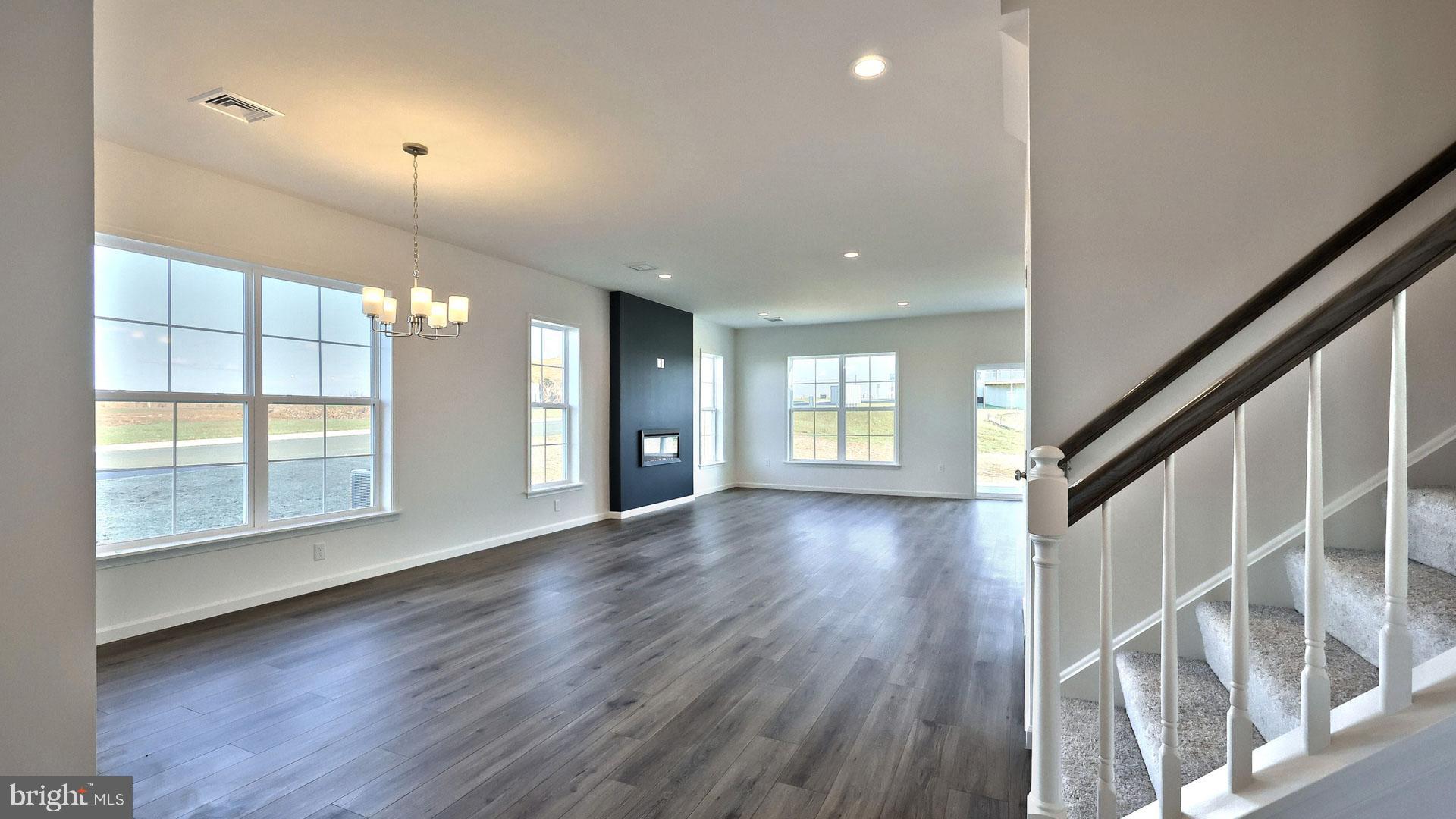 EDGEMONT PRESERVE - Residential