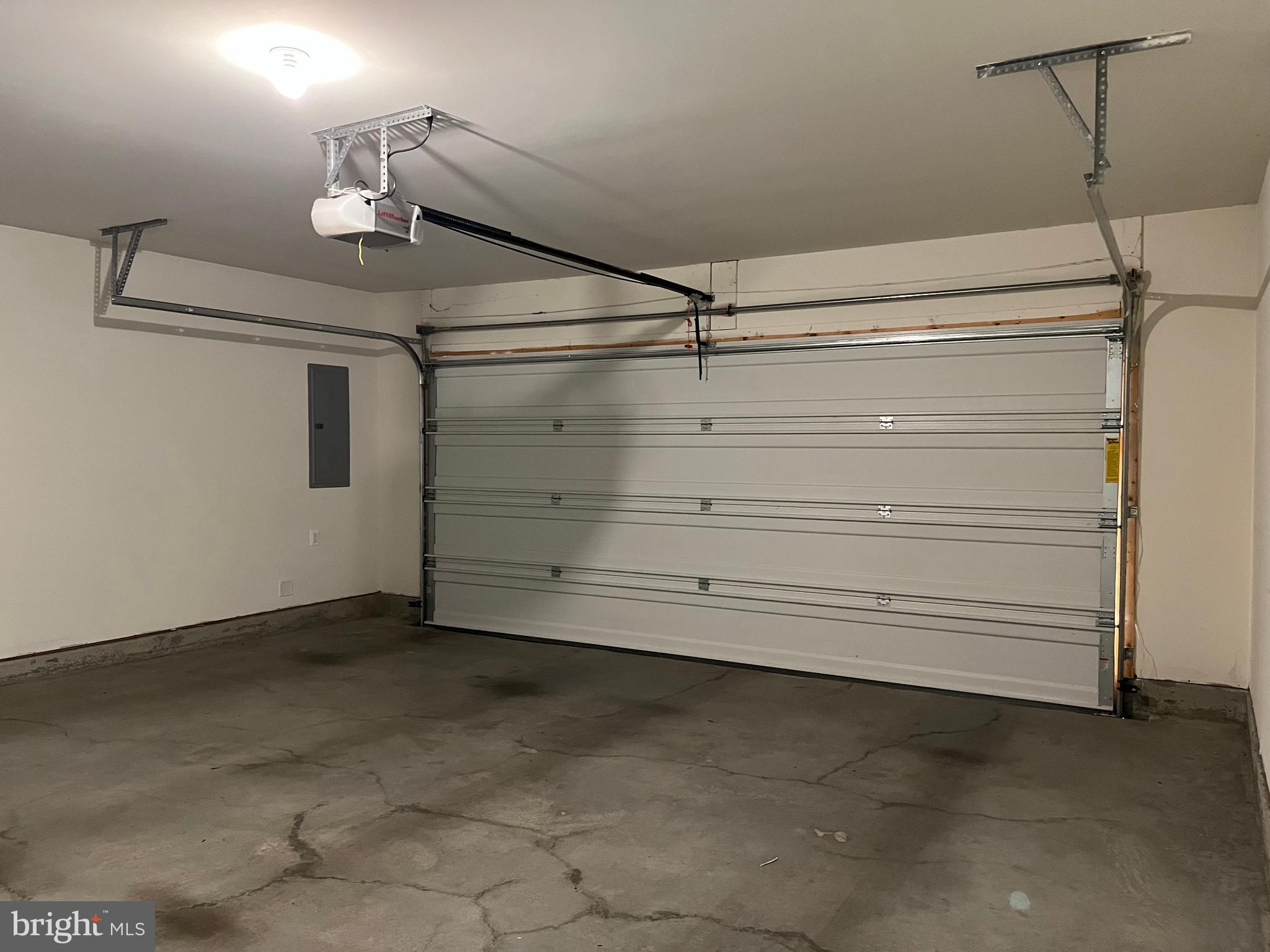 BROOKFIELD ON THE POTOMAC - Residential Lease