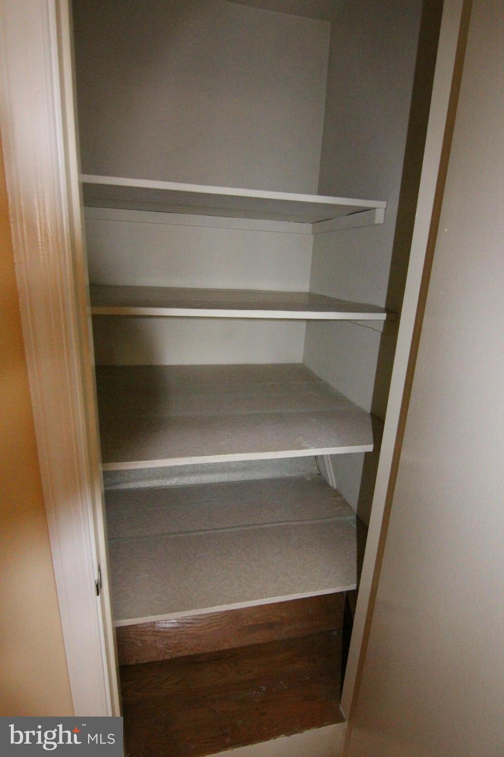 BROOKVILLE - Residential Lease