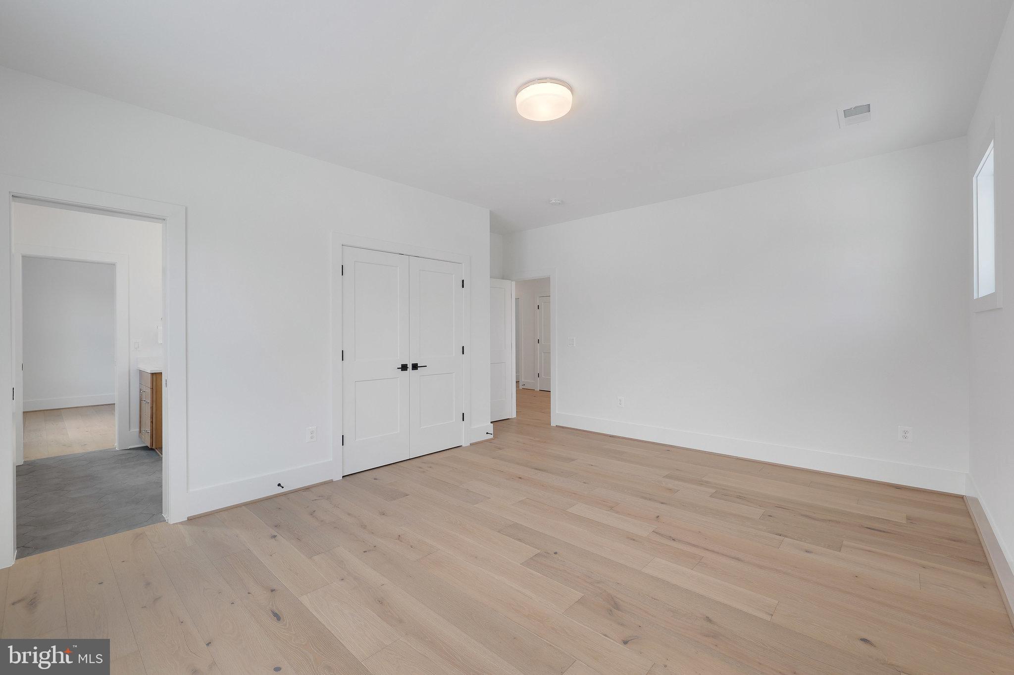 MANTUA - Residential