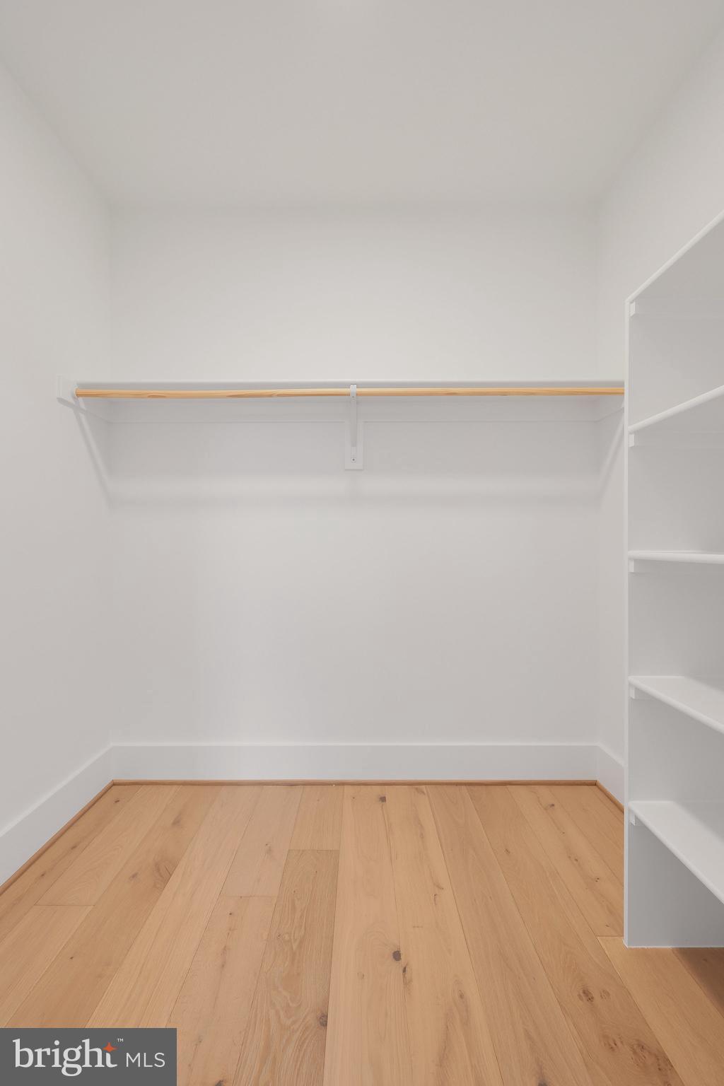 MANTUA - Residential