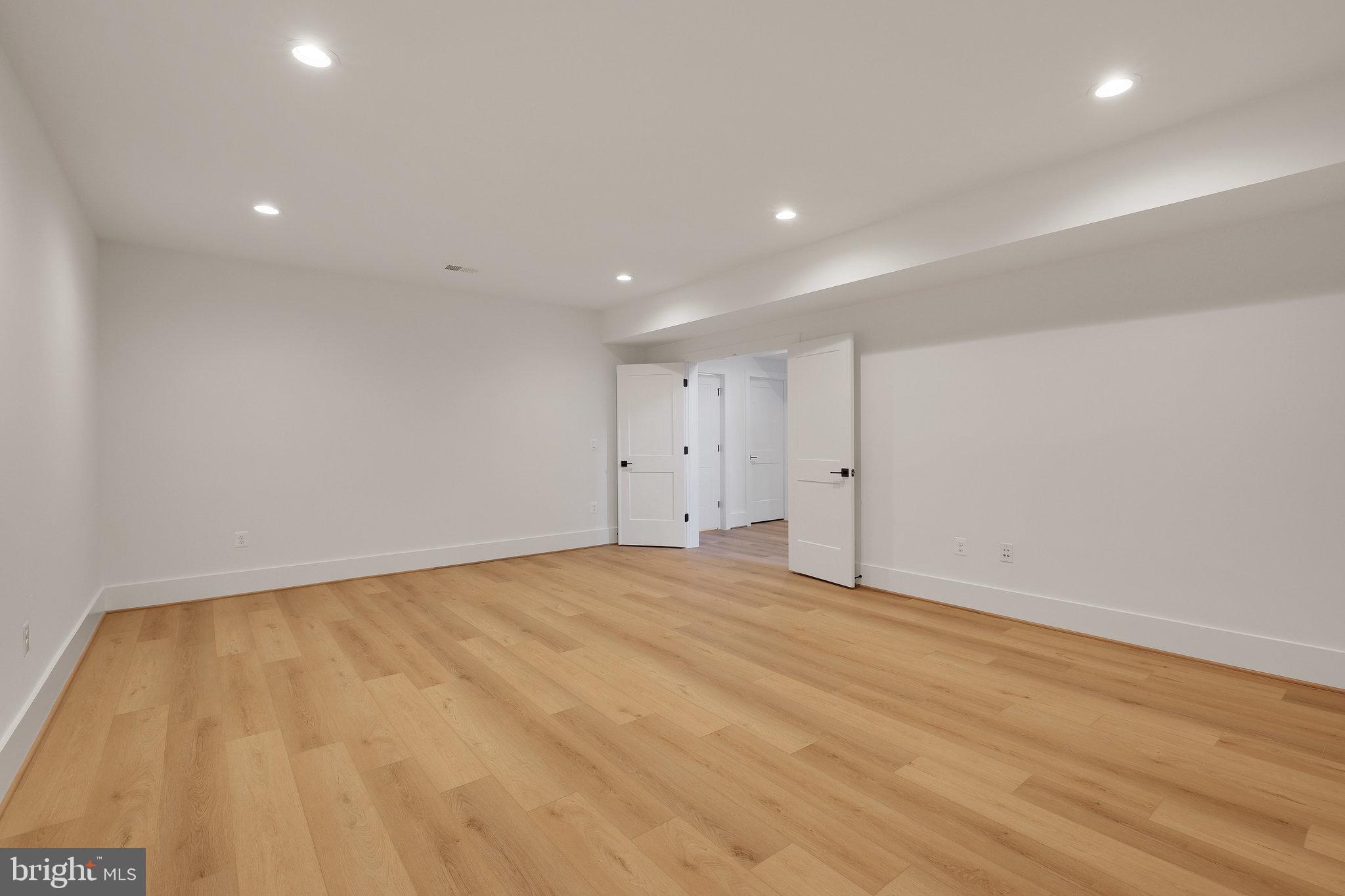 MANTUA - Residential