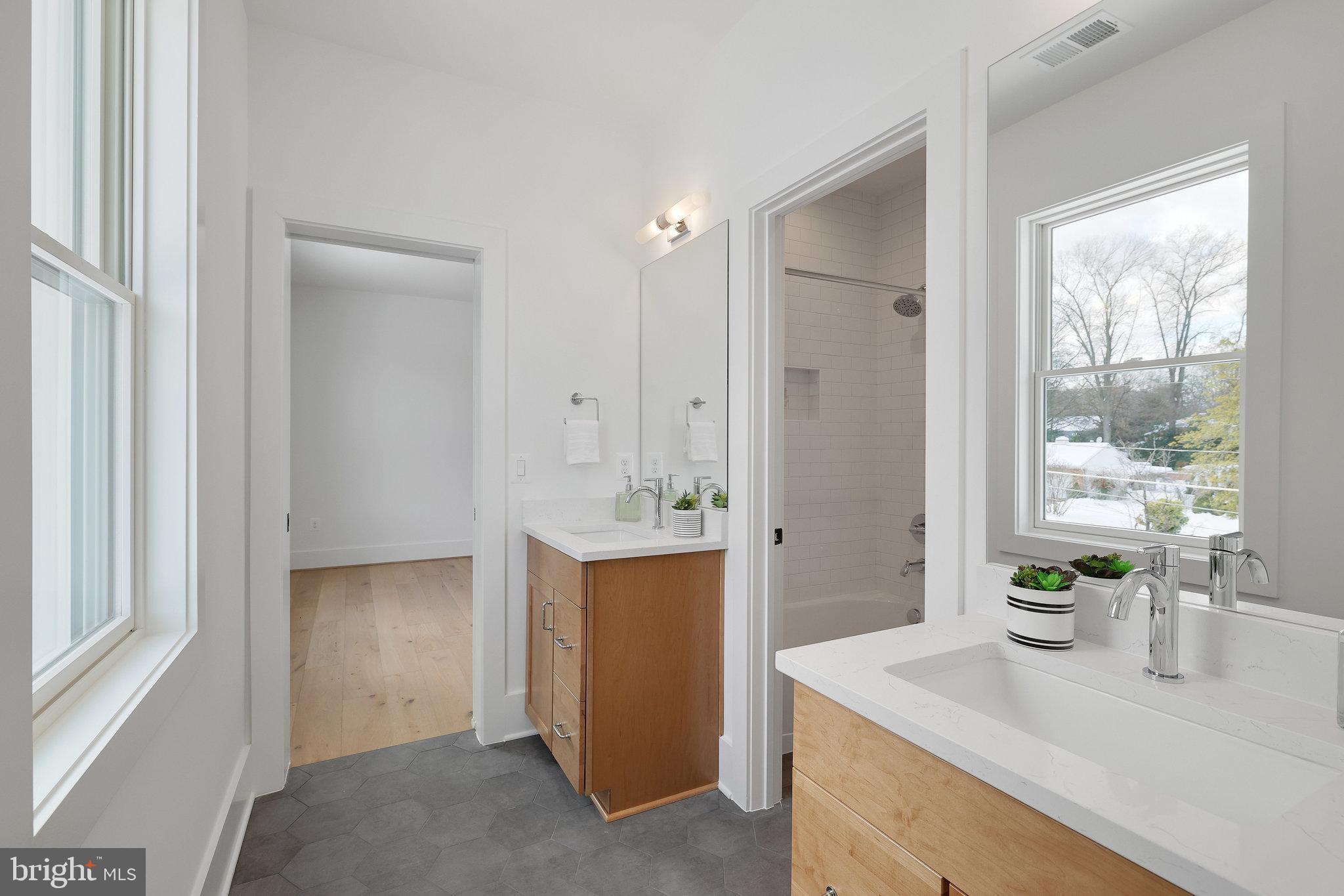 MANTUA - Residential