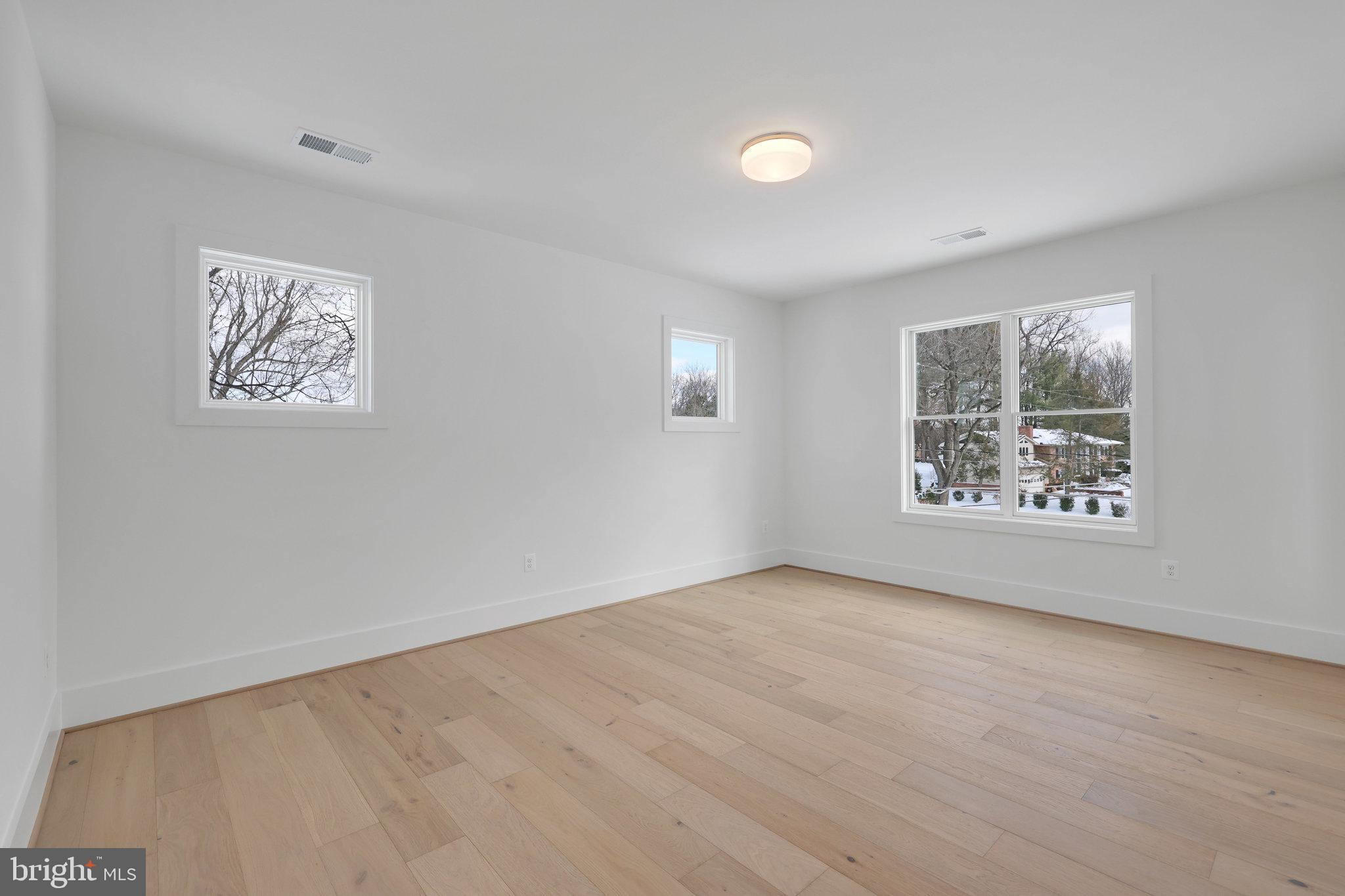 MANTUA - Residential