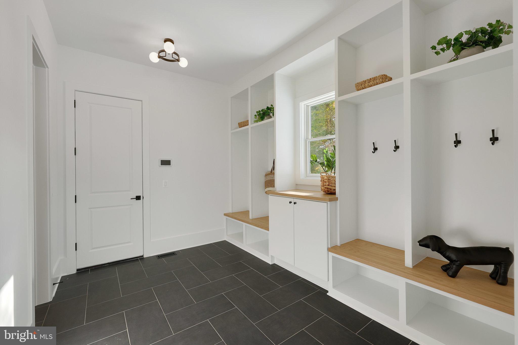 MANTUA - Residential