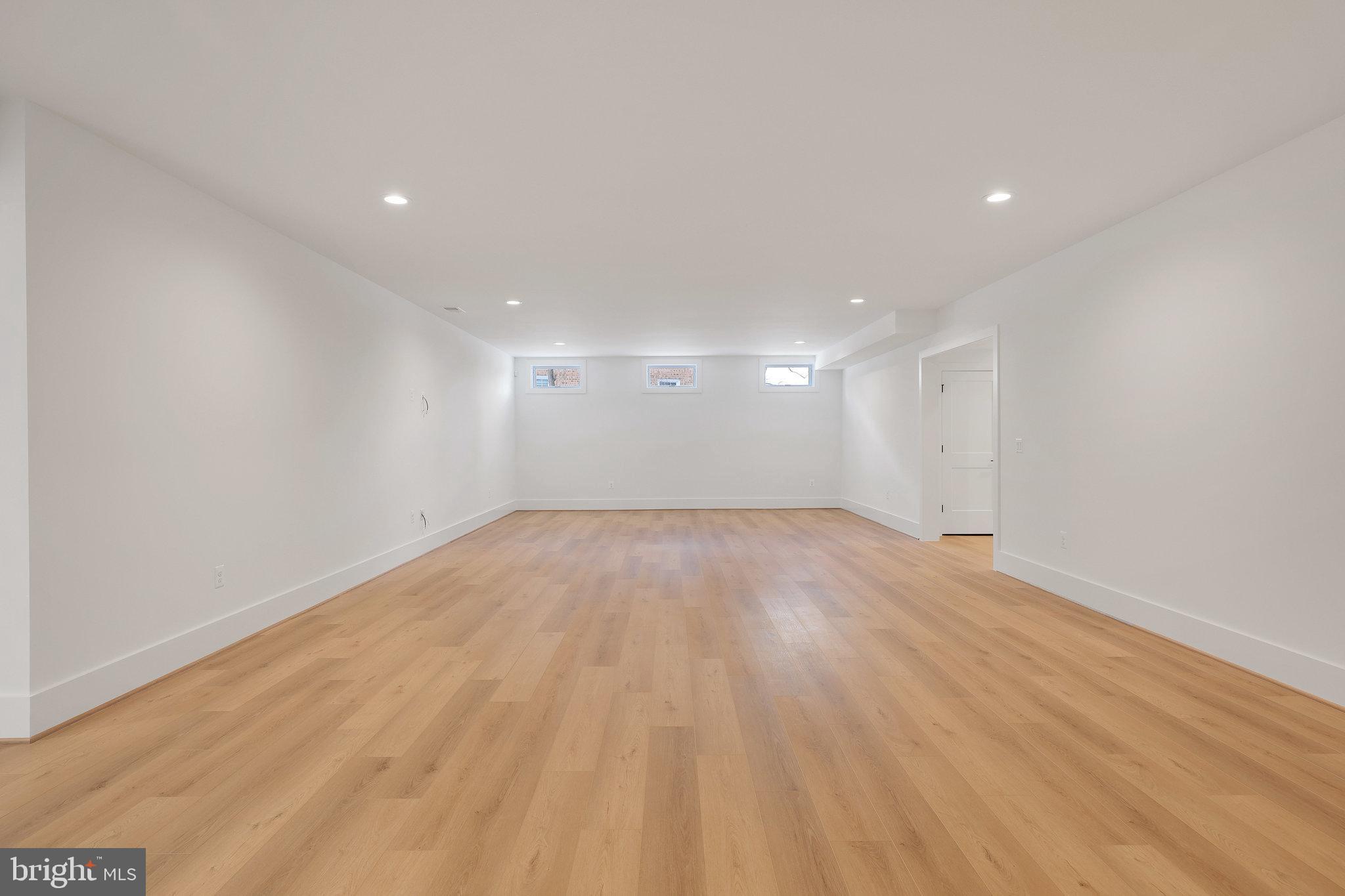 MANTUA - Residential