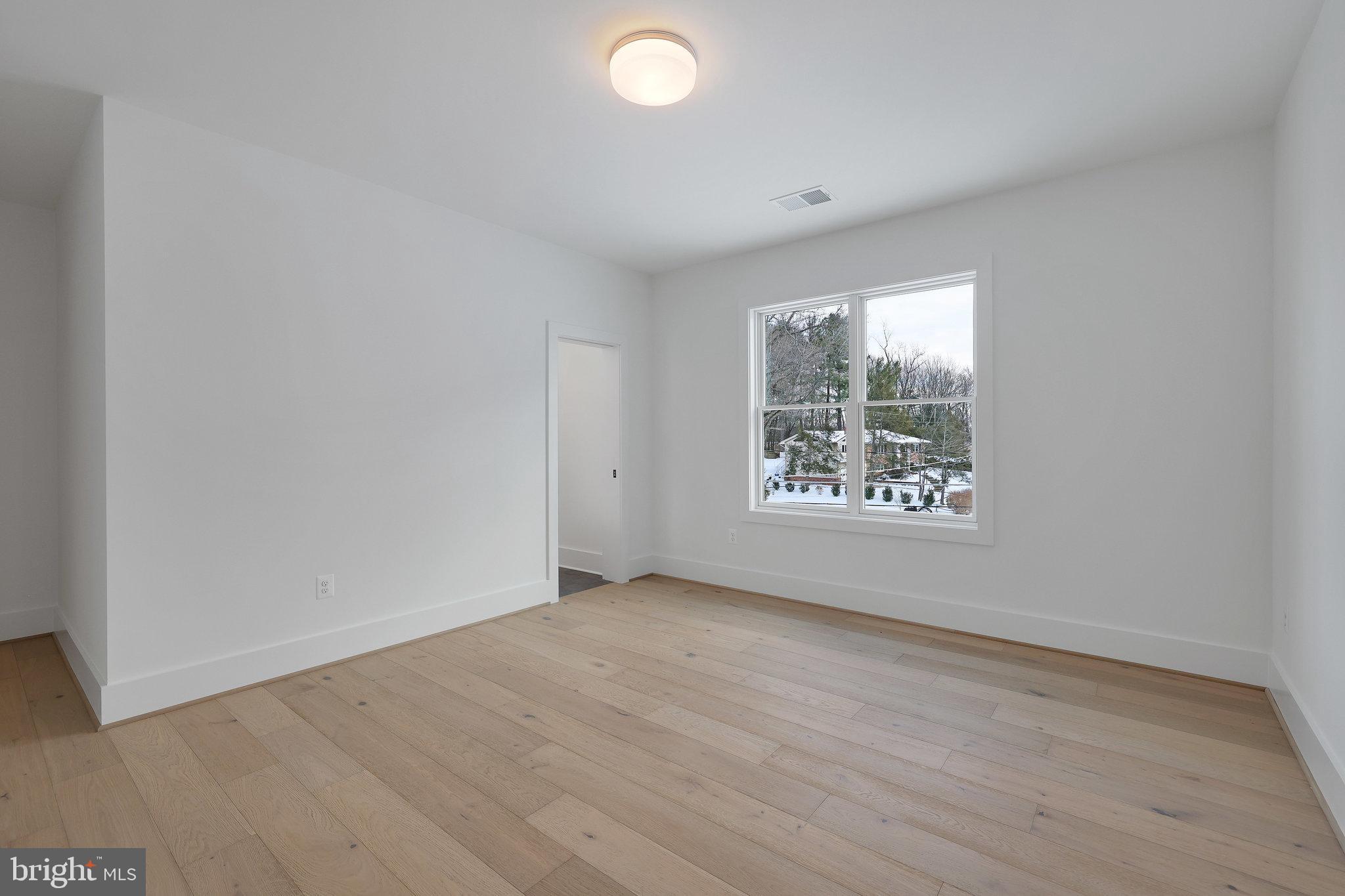 MANTUA - Residential