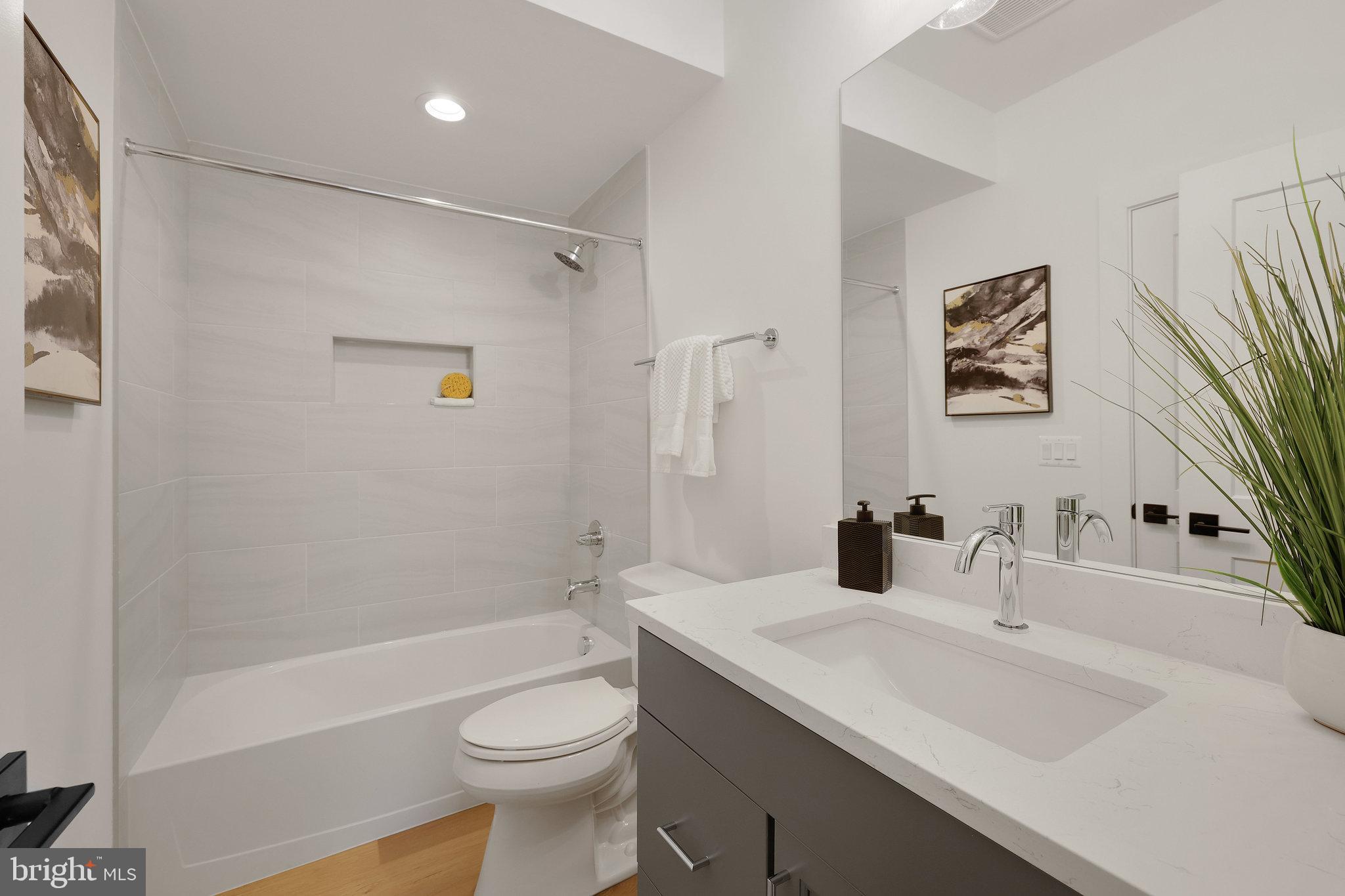 MANTUA - Residential