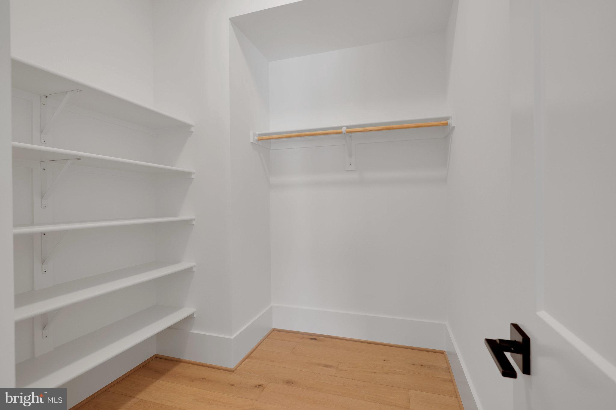 MANTUA - Residential