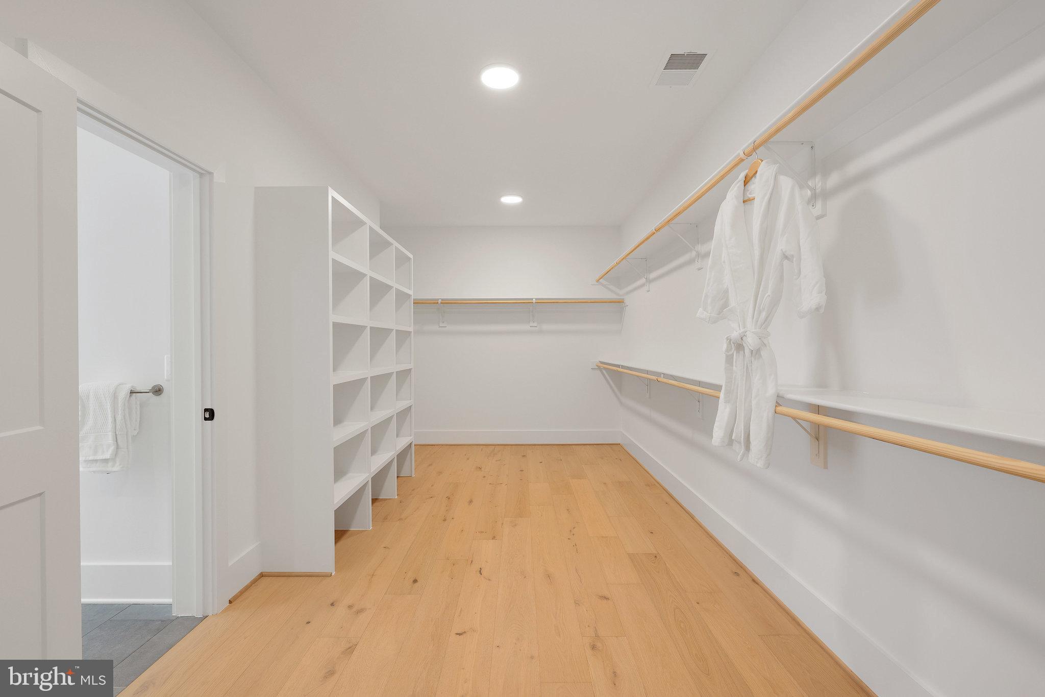 MANTUA - Residential