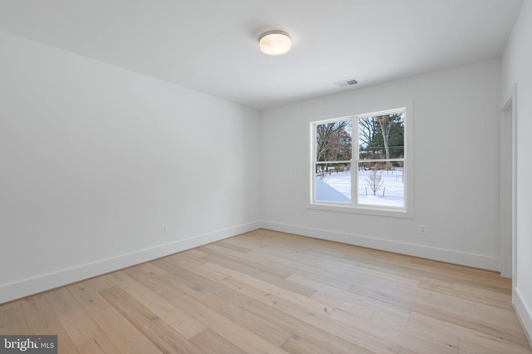 MANTUA - Residential