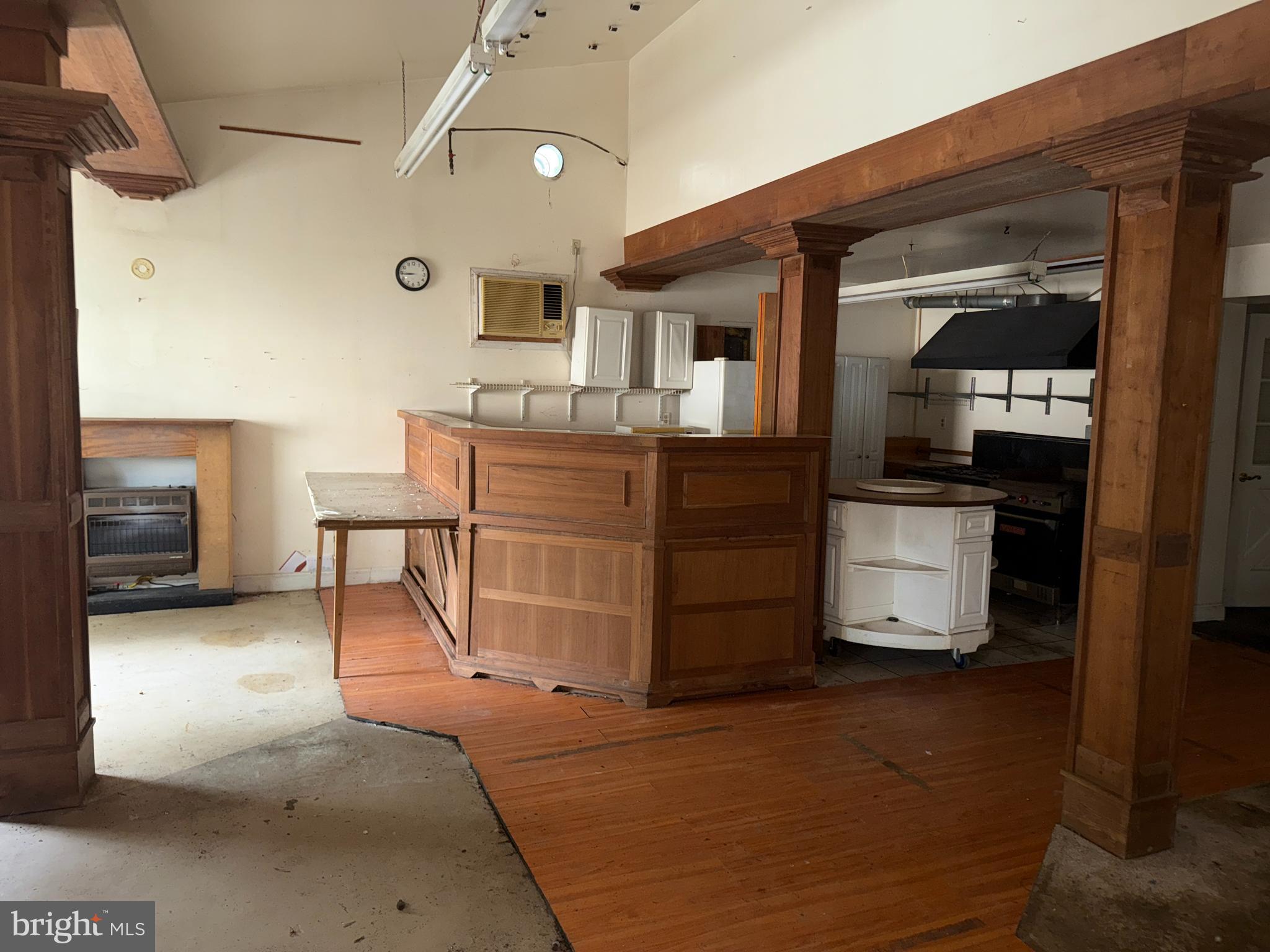 KINGSVILLE - Residential