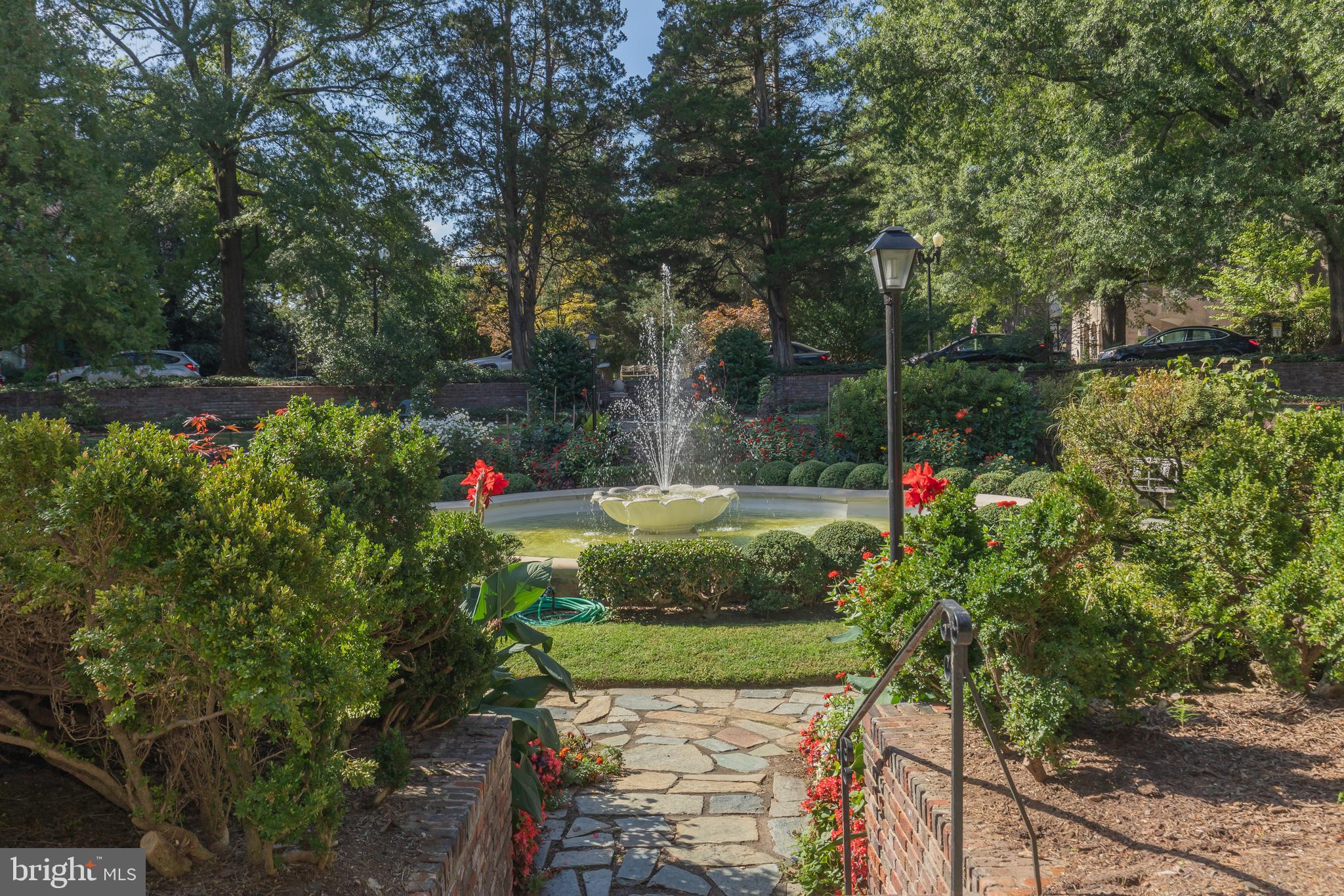 4000 CATHEDRAL AVENUE NW 736B