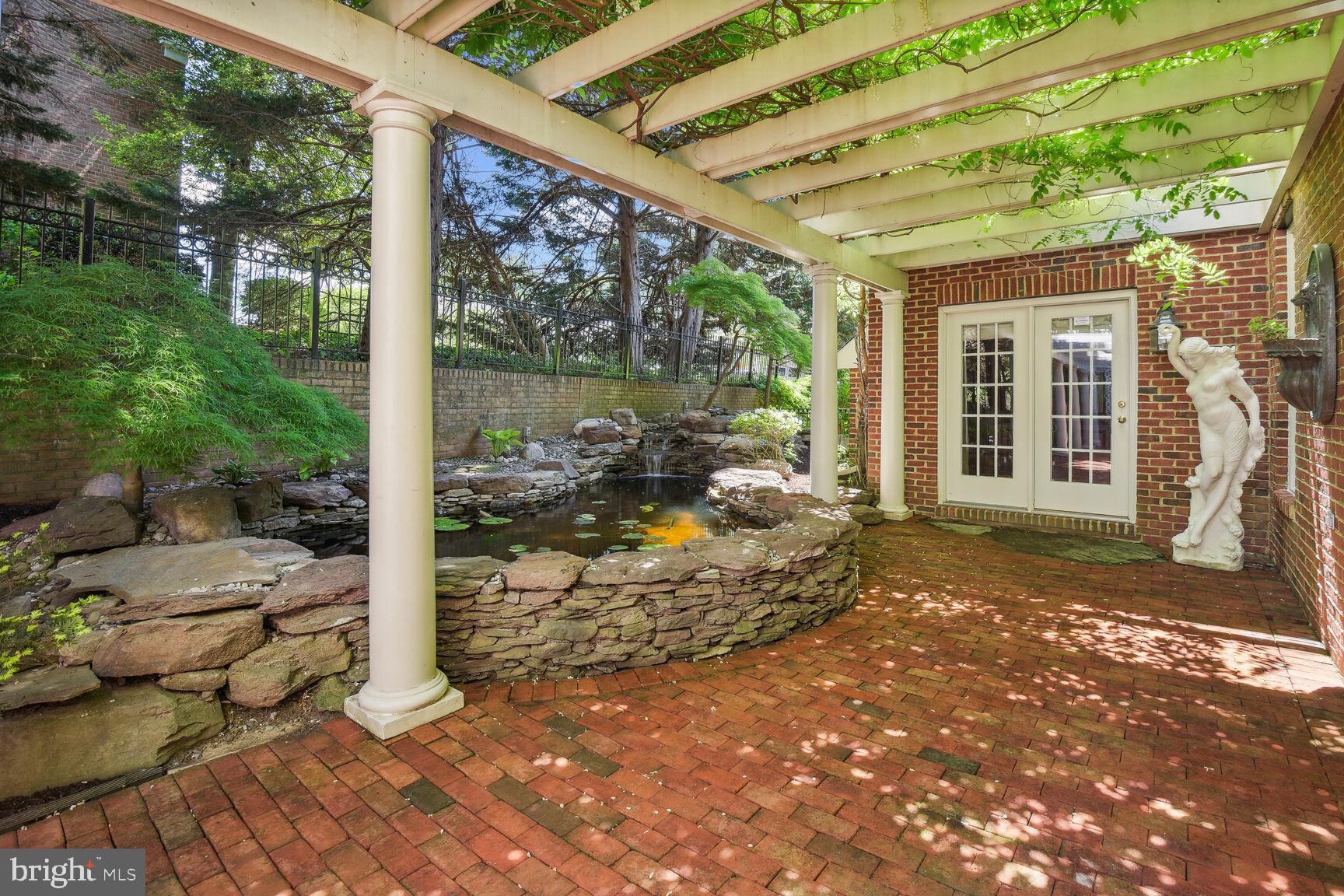 CHEVY CHASE MEWS - Residential