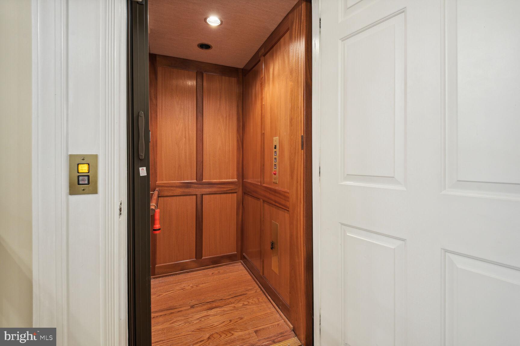 CHEVY CHASE MEWS - Residential