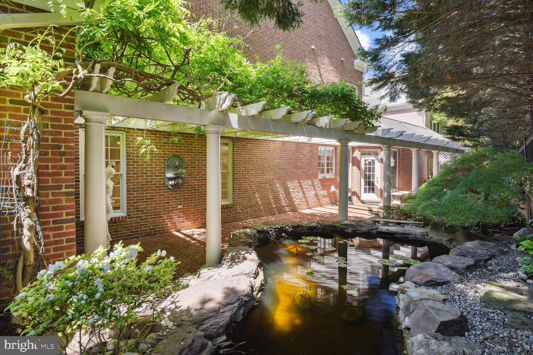 CHEVY CHASE MEWS - Residential