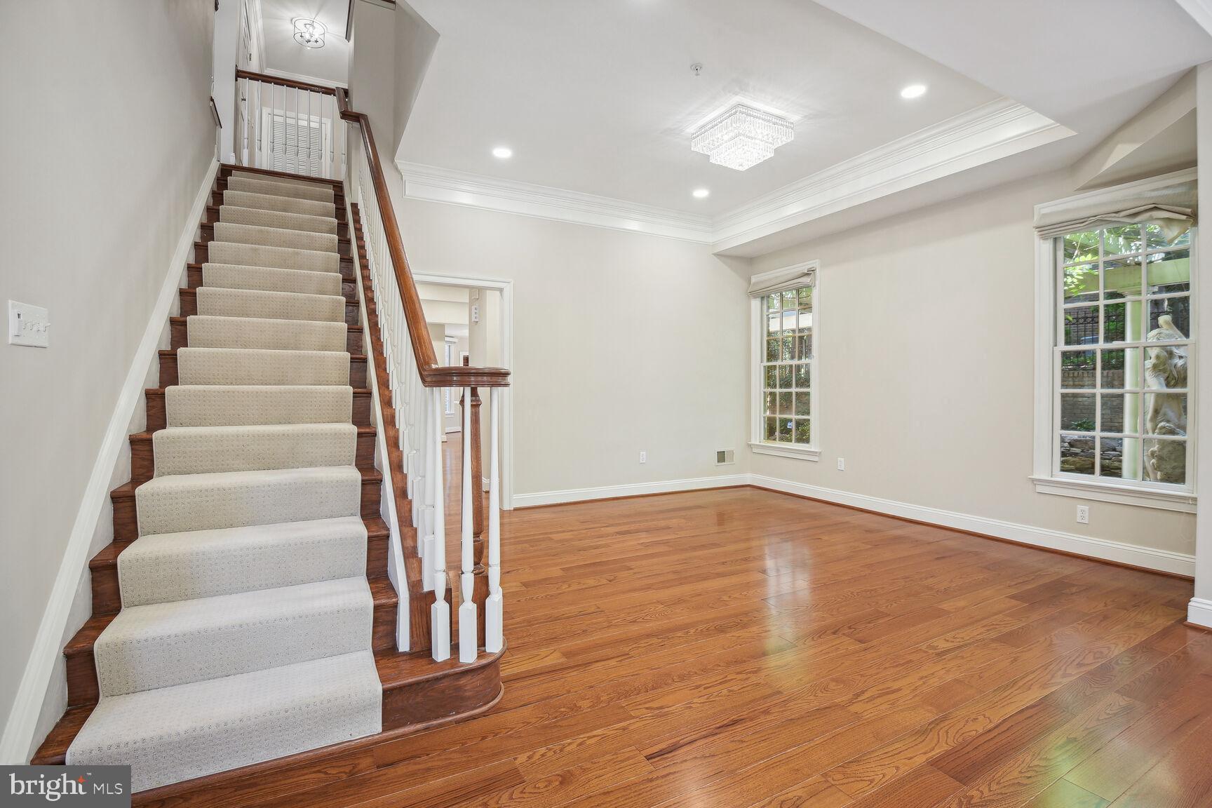 CHEVY CHASE MEWS - Residential