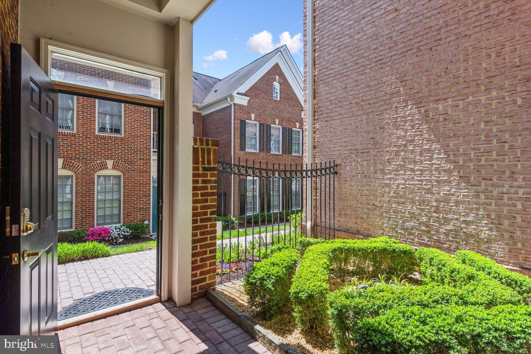 CHEVY CHASE MEWS - Residential