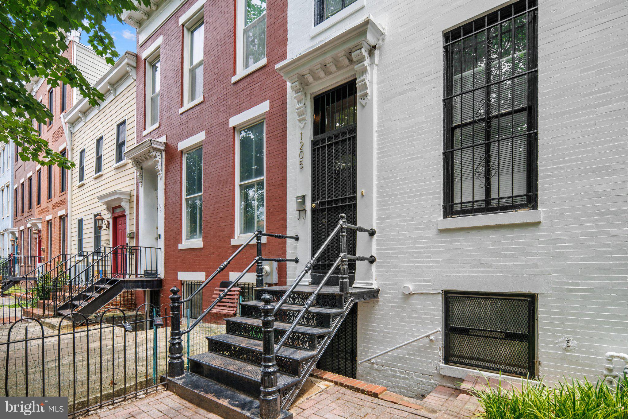 1205 4TH STREET NW