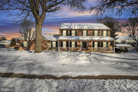 Photo of 338 Locust Lane, MOUNT JOY, PA 17552 (MLS # PALA2082638)